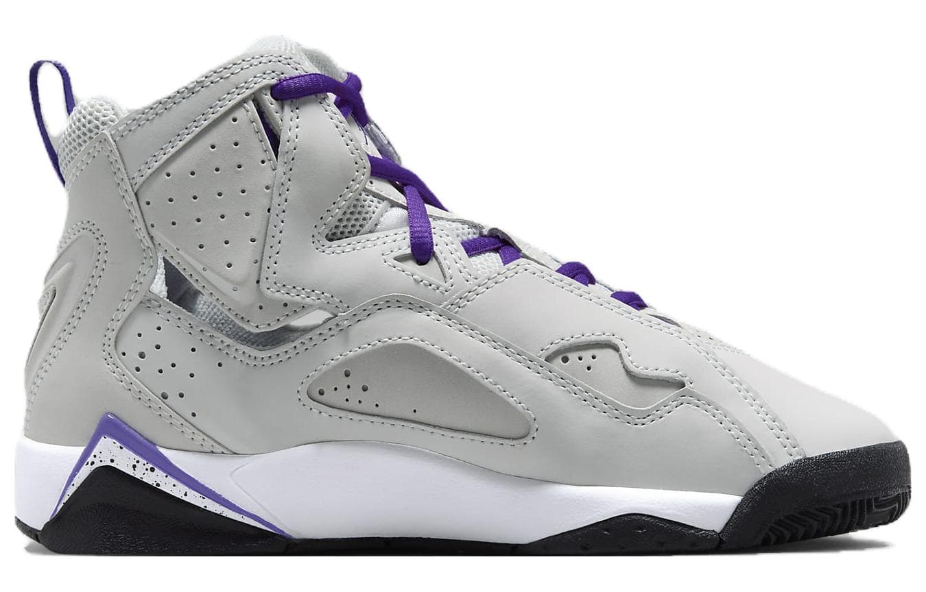 Ретро баскетбольные кроссовки Jordan True Flight GS - изображение 2