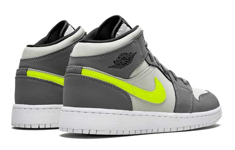 Кроссовки для баскетбола Jordan Air Jordan 1 Mid Gunsmoke Volt GS - изображение 4