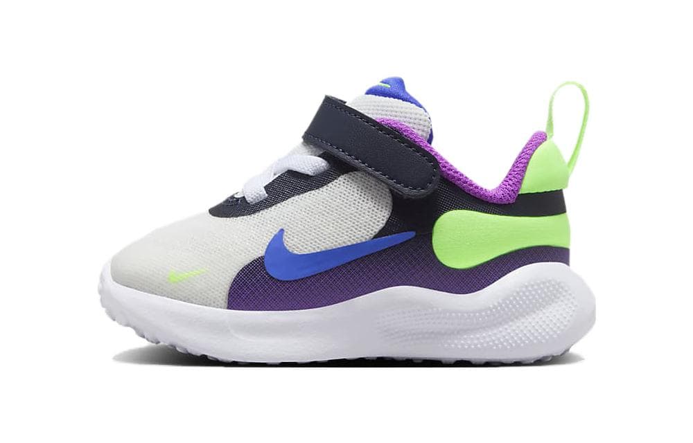 Nike REVOLUTION 7 - изображение 1