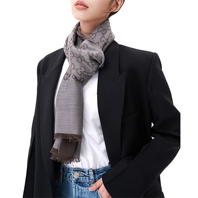 Шарф Gucci Wool Fringe Scarf - изображение 4