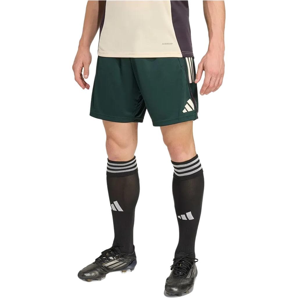 Шорты Adidas Juventus F.C. Повседневные шорты Мужской - изображение 1