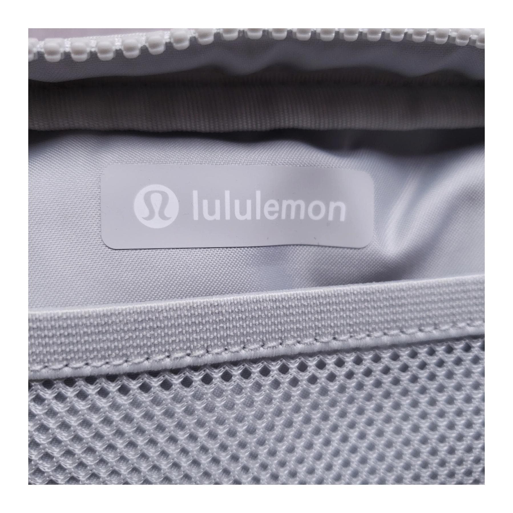 Поясная сумка lululemon Everywhere 1L Logo - изображение 4