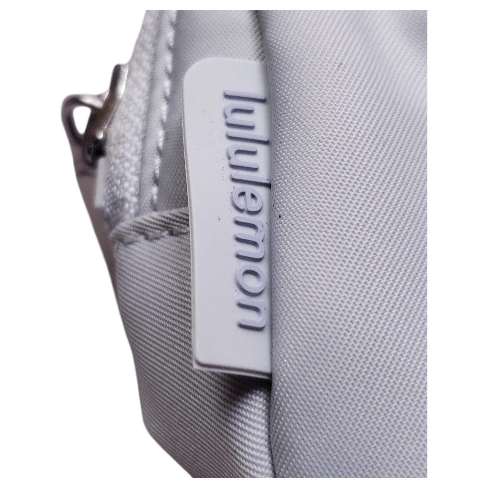Поясная сумка lululemon Everywhere 1L Logo - изображение 5