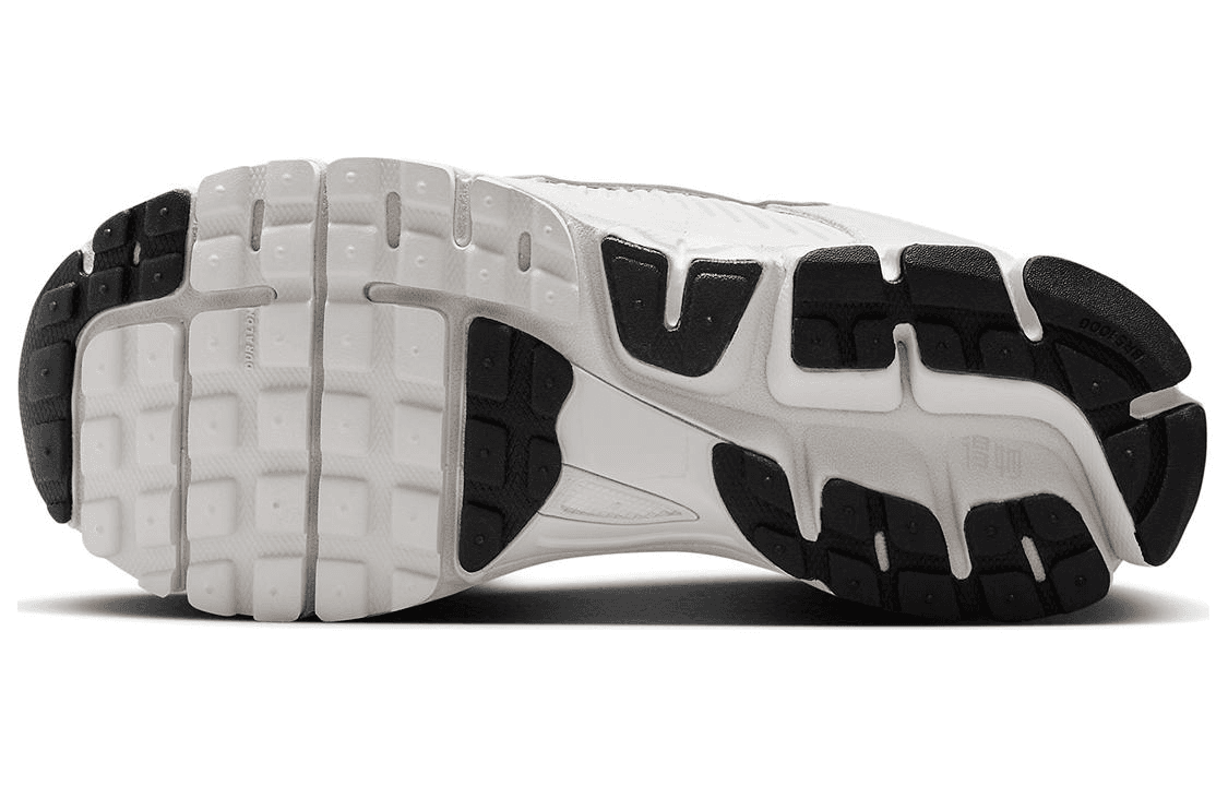 Кроссовки для бега Nike Air Zoom Vomero 5 — фото 6
