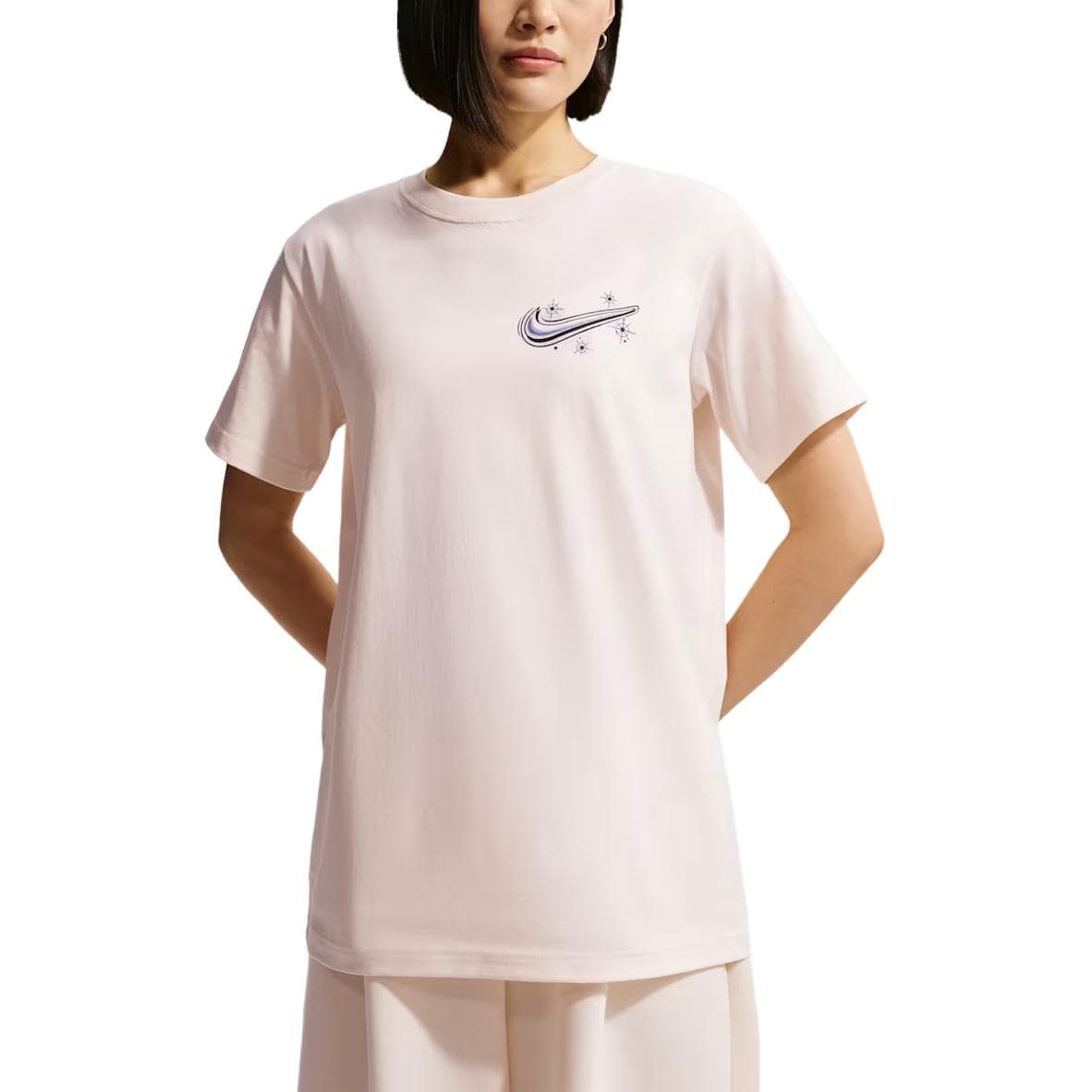 Футболка Nike Sportswear Стандартная футболка с короткими рукавами для женщин - изображение 1