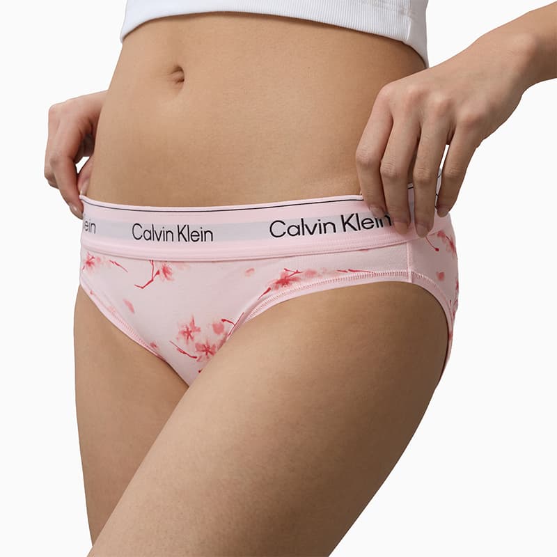 Трусы Calvin Klein 3Z0 Светло-розовый Вишневый цветок Принт Женские Трусики-бикини - изображение 6