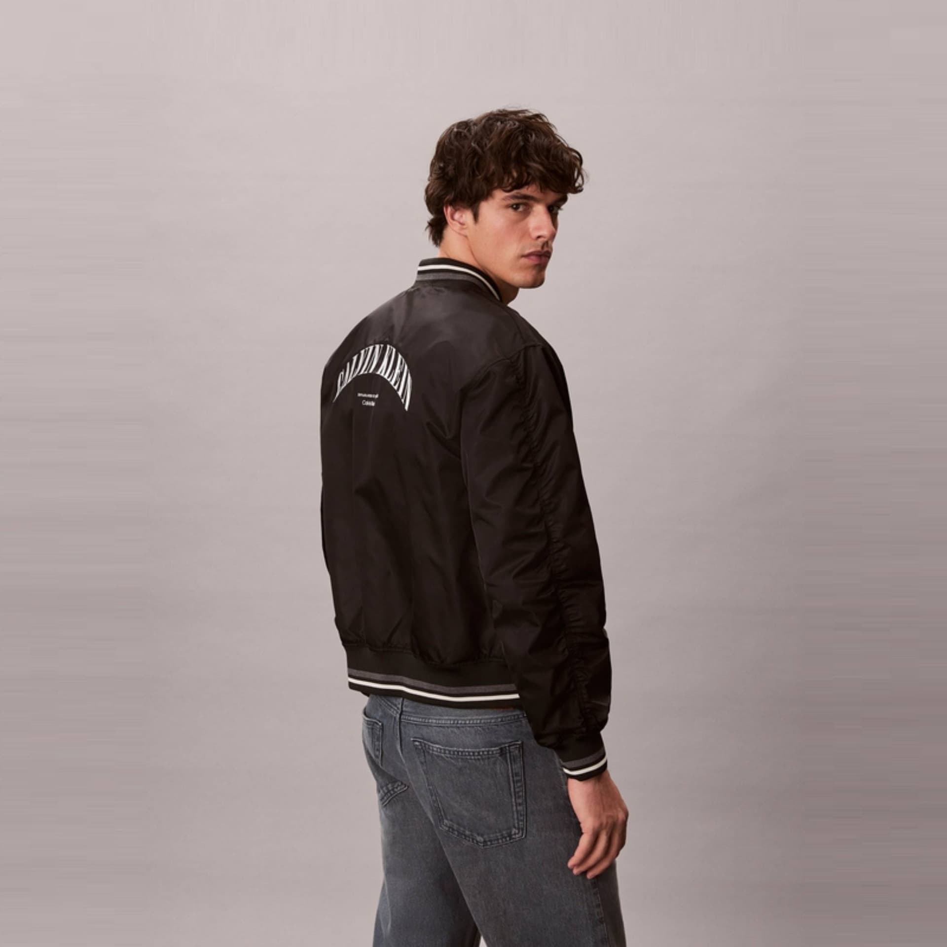 Куртка Calvin Klein UB1 Космический Черный Мужская Куртка - изображение 4