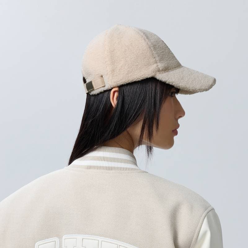 Кепка Calvin Klein Полиэстеровые кепки унисекс - изображение 6