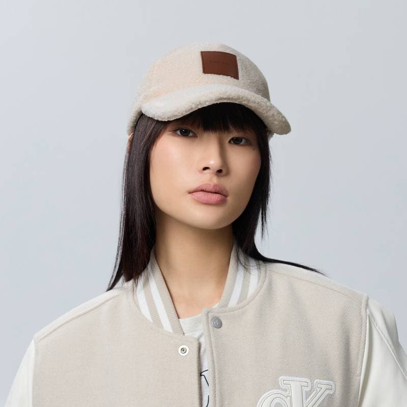 Кепка Calvin Klein Полиэстеровые кепки унисекс - изображение 4