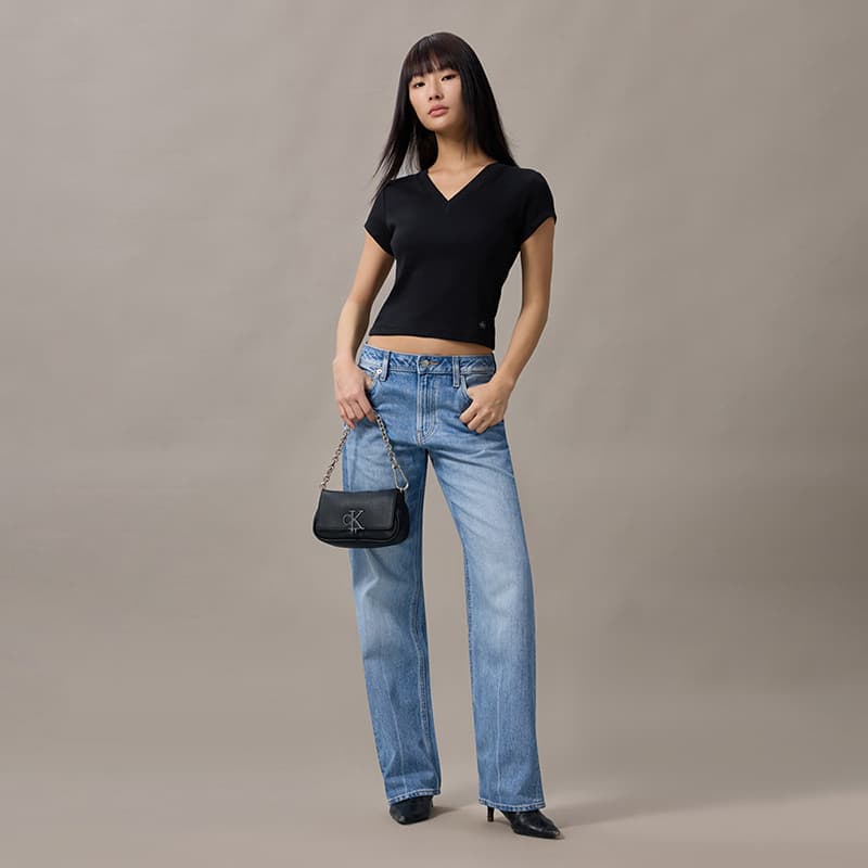 Футболка Calvin Klein Женские T-рубашки - изображение 3