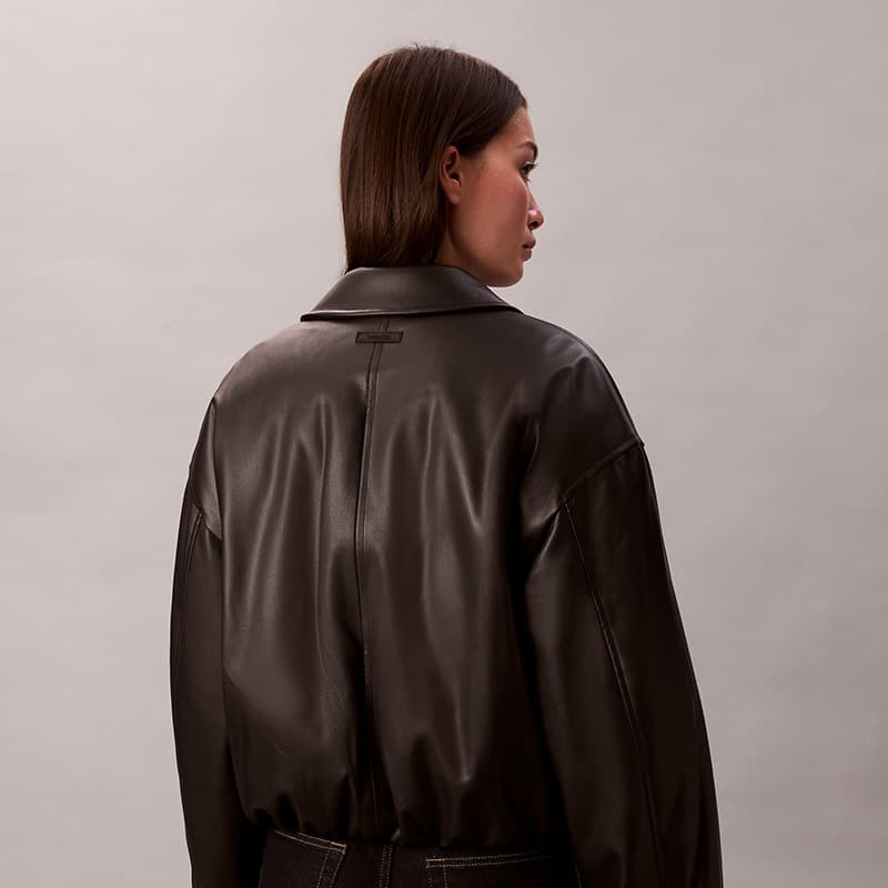 Calvin Klein Пуховая куртка Женская Набор в подарочной коробке Включено - изображение 7