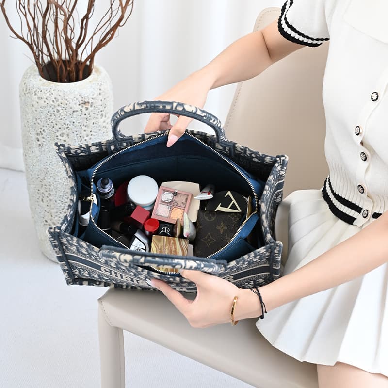 GUYI DIOR BookTote - изображение 2