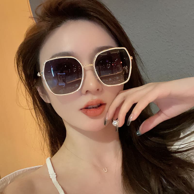 Солнцезащитные очки VINEY PC - изображение 4