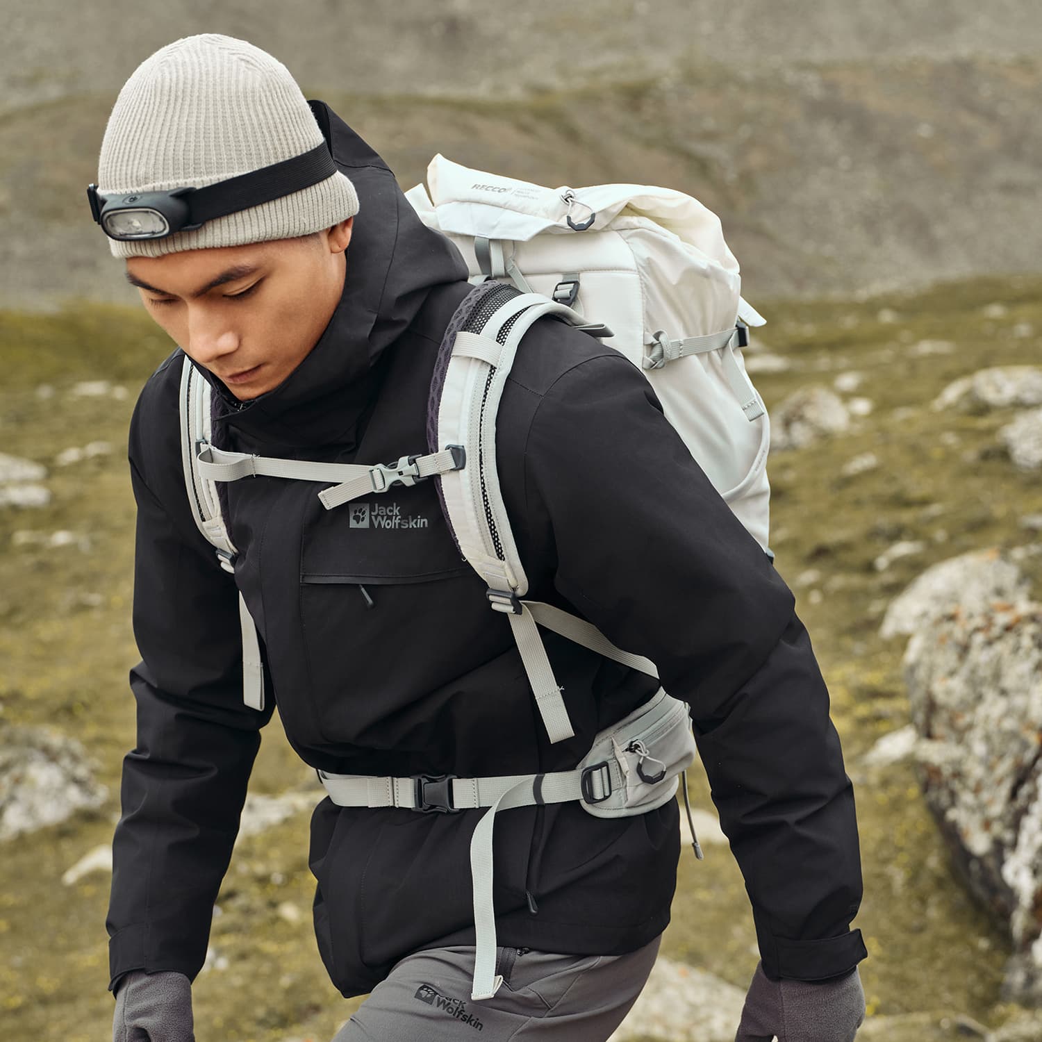 Демисезонная куртка Jack Wolfskin Haguro 600 - изображение 6