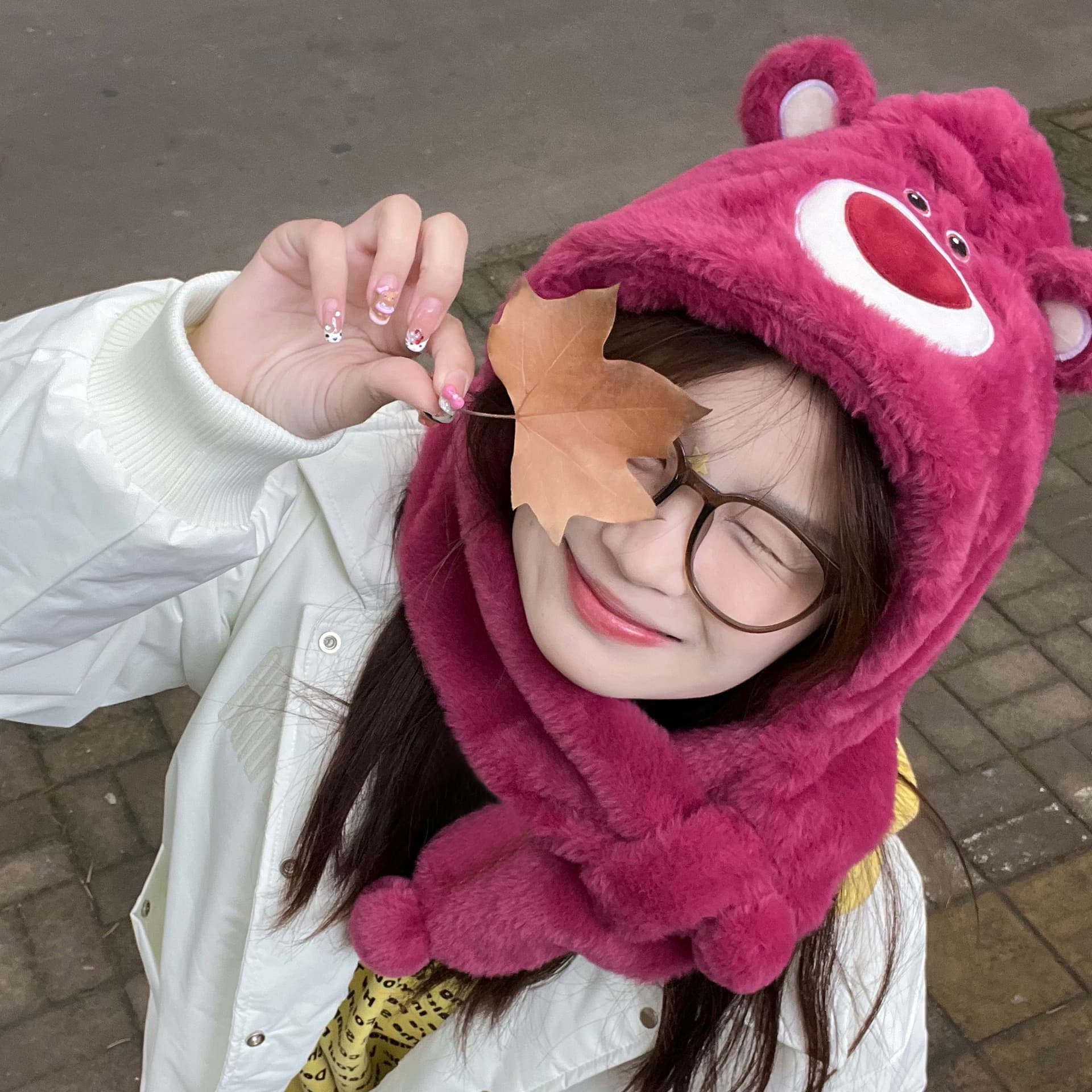 Disney Strawberry Bear Series Трикотажная ткань Плюшевый Капюшоны и плюшевые шапки Женские Розово-красный - изображение 6