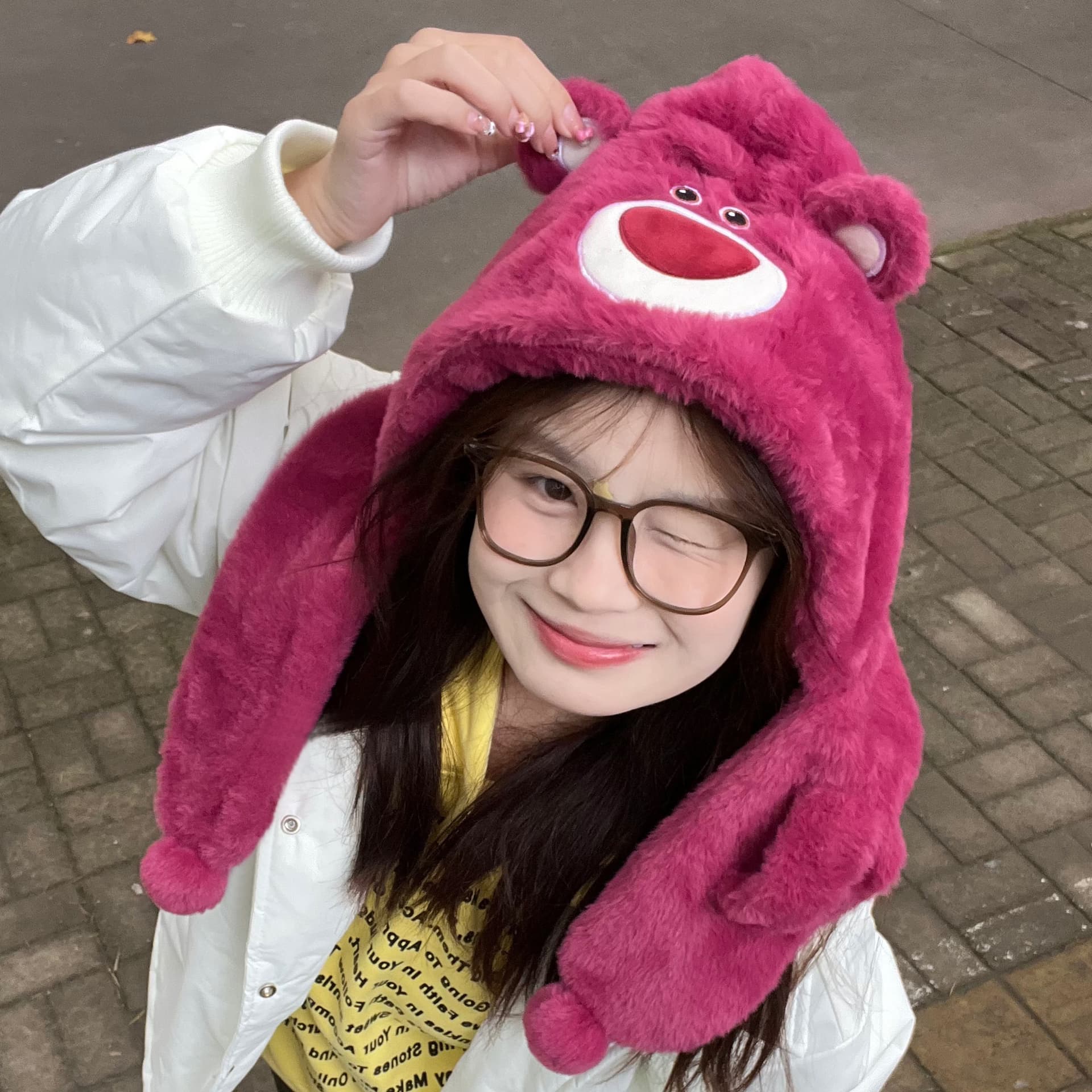Disney Strawberry Bear Series Трикотажная ткань Плюшевый Капюшоны и плюшевые шапки Женские Розово-красный - изображение 7