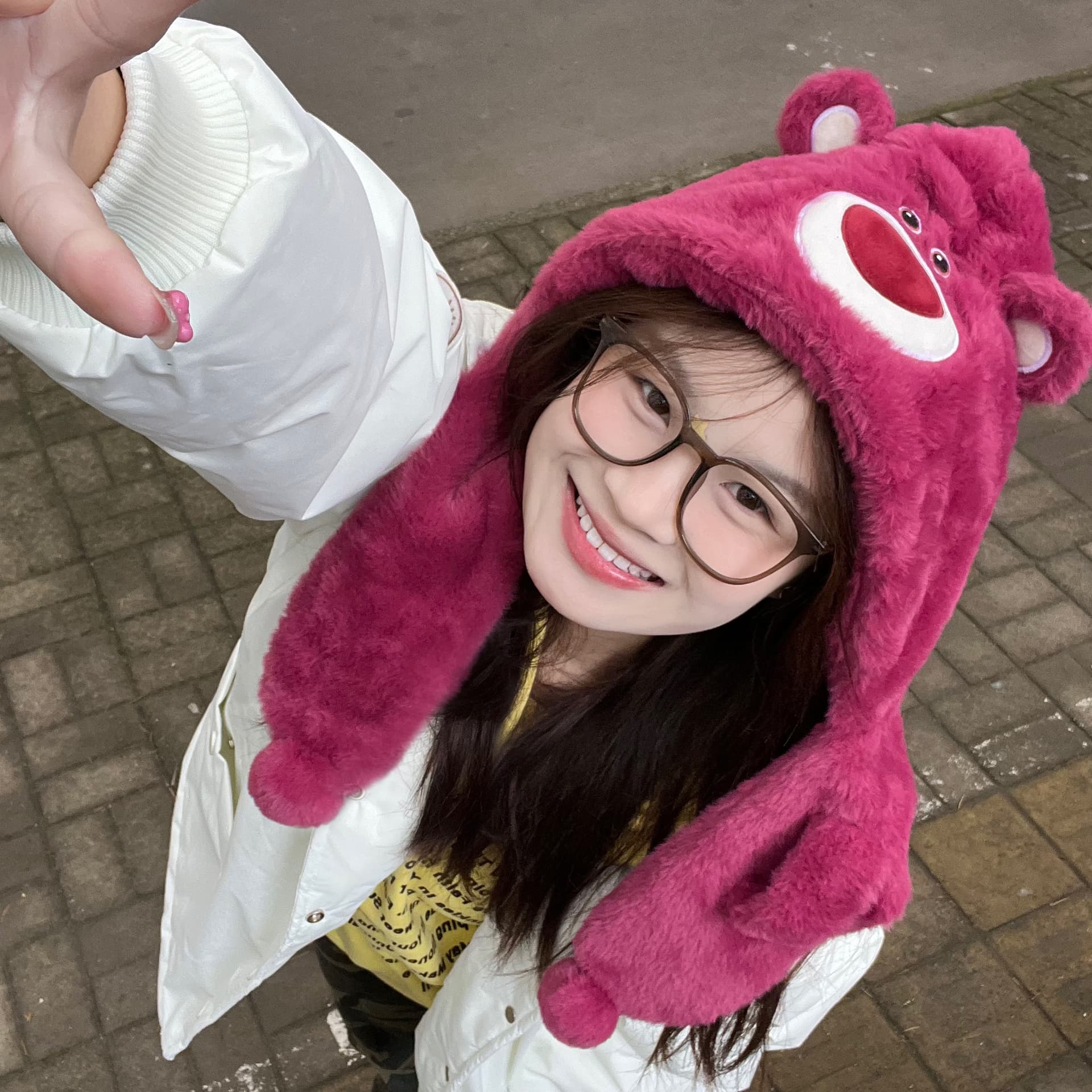 Disney Strawberry Bear Series Трикотажная ткань Плюшевый Капюшоны и плюшевые шапки Женские Розово-красный - изображение 8