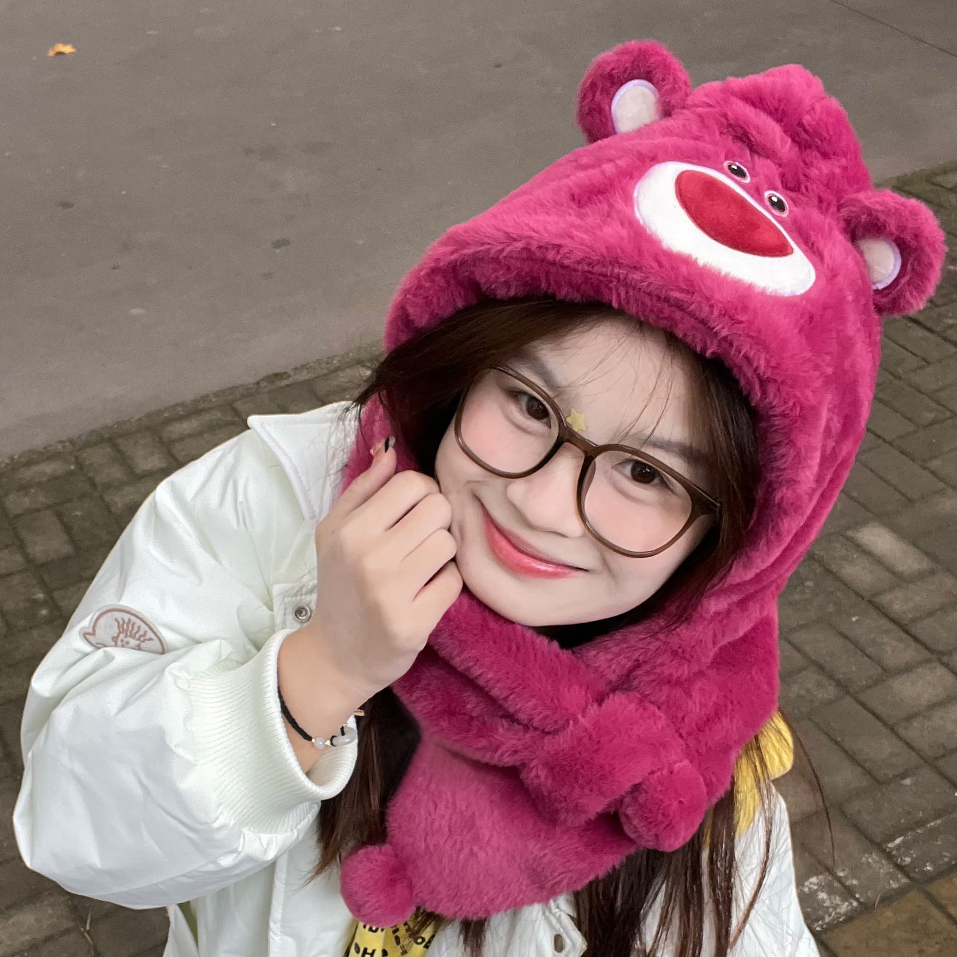 Disney Strawberry Bear Series Трикотажная ткань Плюшевый Капюшоны и плюшевые шапки Женские Розово-красный - изображение 9