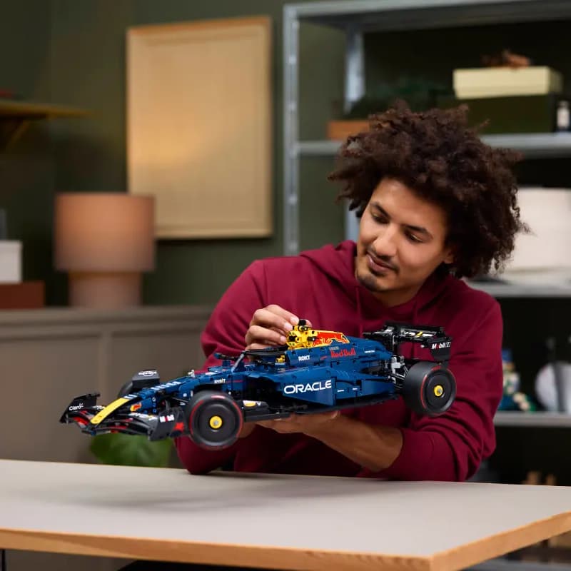 Конструктор LEGO Red Bull Racing Технический строительный набор 1639 деталей 42206 - изображение 5
