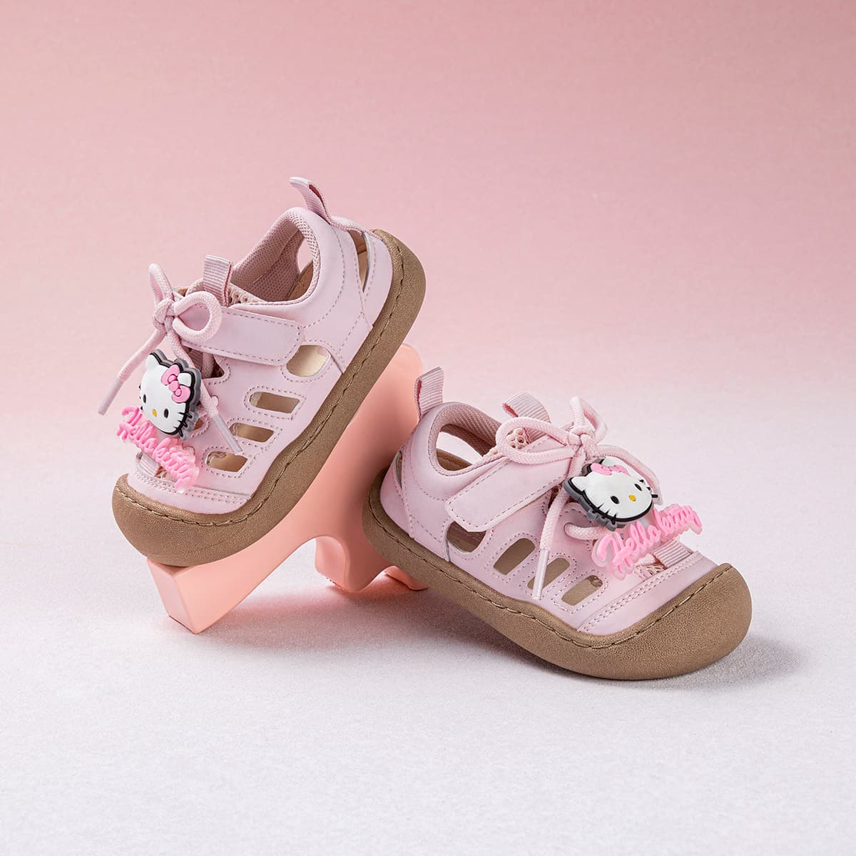 Сандалии Sanrio Hello Kitty Удобные модные универсальные детские сандалии с бантом и застежкой на липучке для кампуса - изображение 6