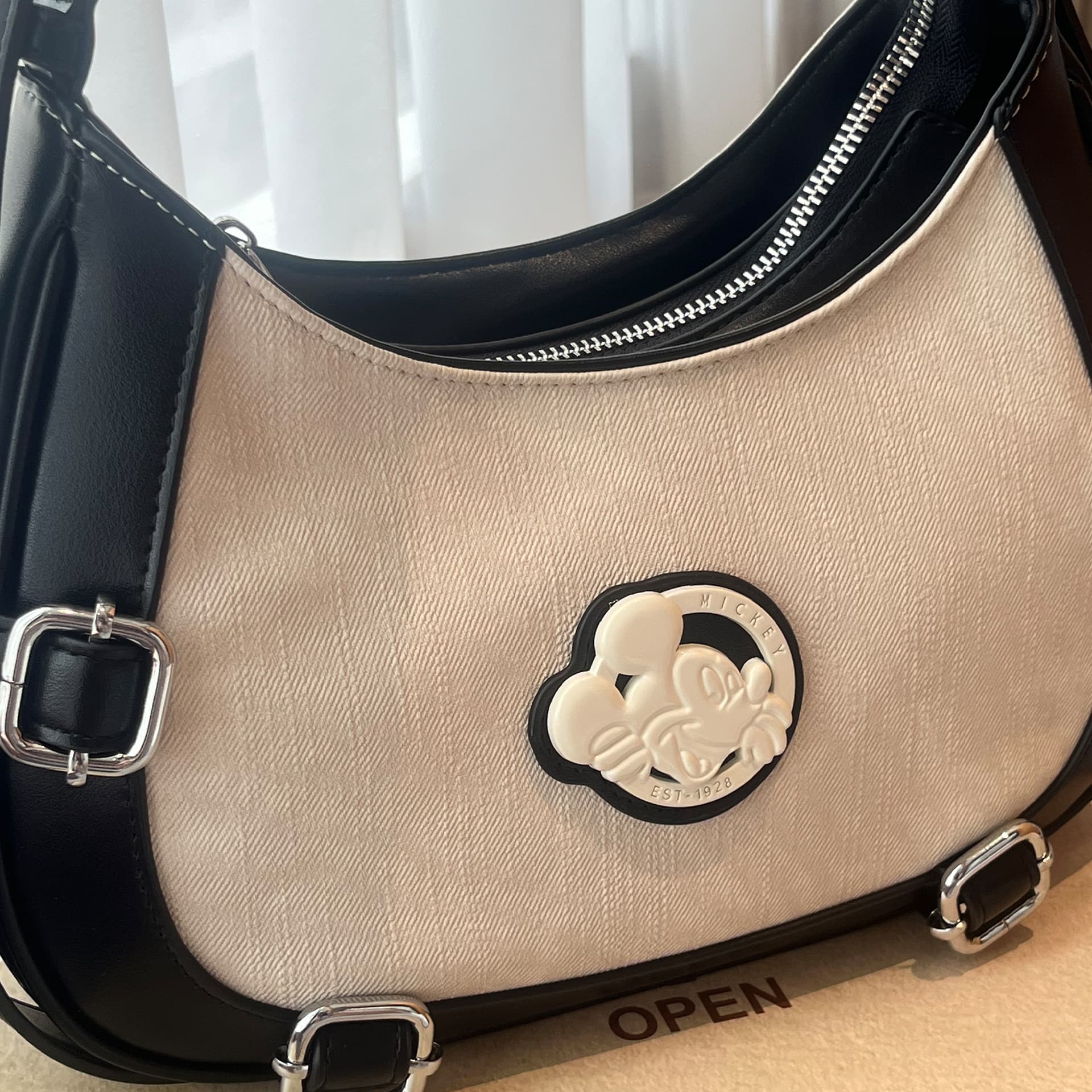 Мини-сумка DISNEY MICKEY MOUSE Полиэстеровая сумка через плечо для женщин белая и черная - изображение 2
