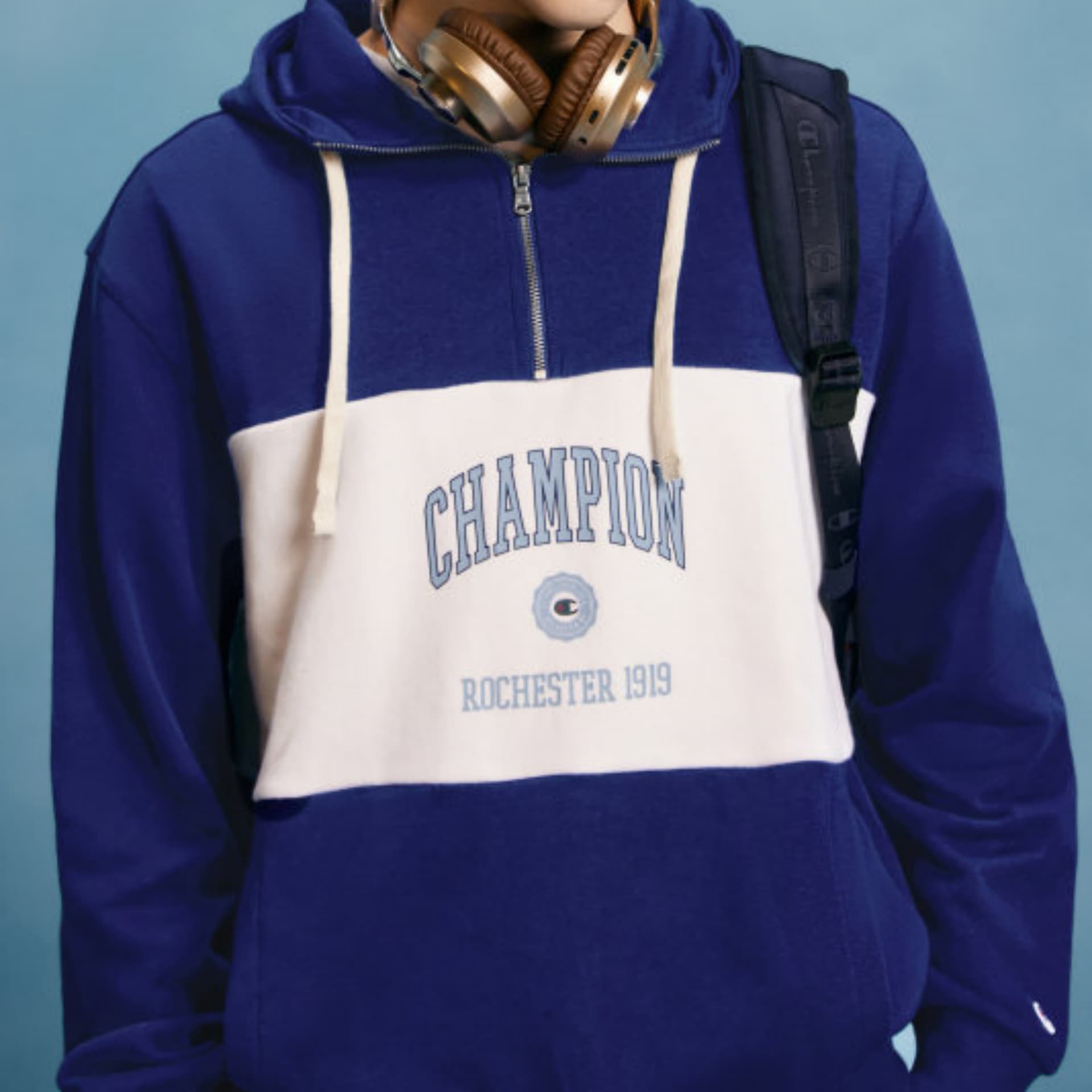 Худи Champion Rochester SS24 Logo - изображение 3