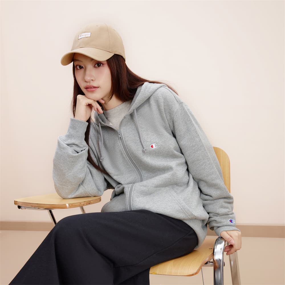 Худи Champion Logo Hoodie - изображение 3