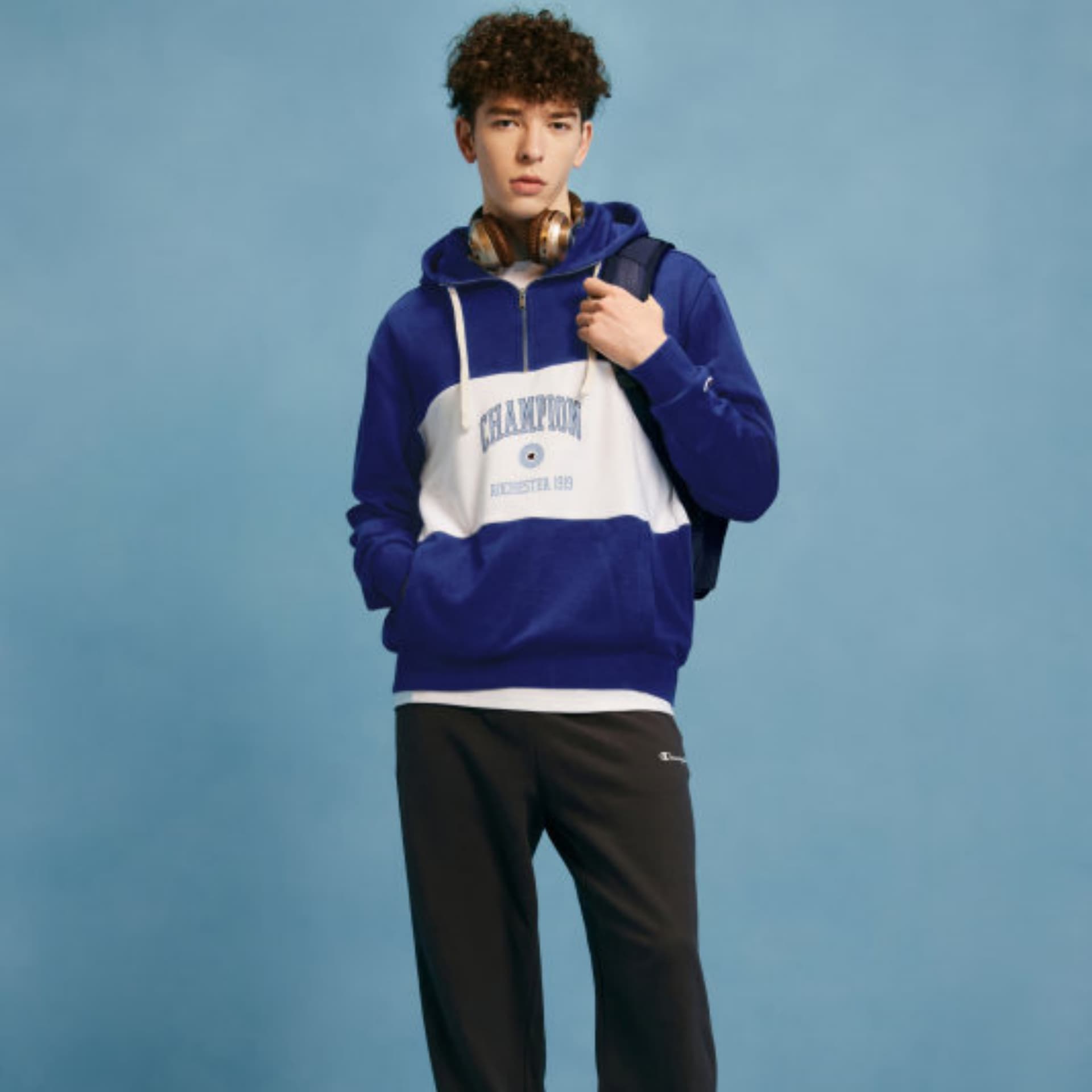 Худи Champion Rochester SS24 Logo - изображение 5