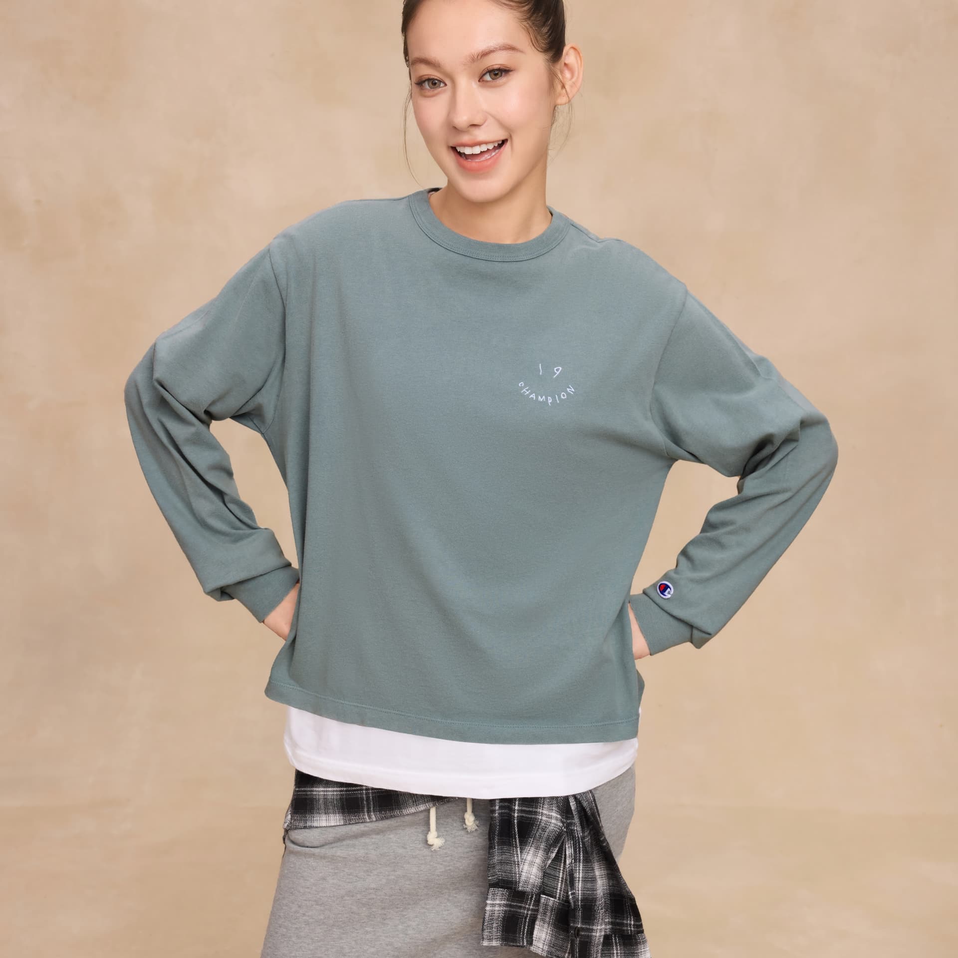 Футболка Champion FW25 WOMENS CASUAL Удобный винтажный классический минималистичный универсальный модный мягкий повседневный контрастные цвета длинный рукав версия для Японии футболка женский - изображение 8
