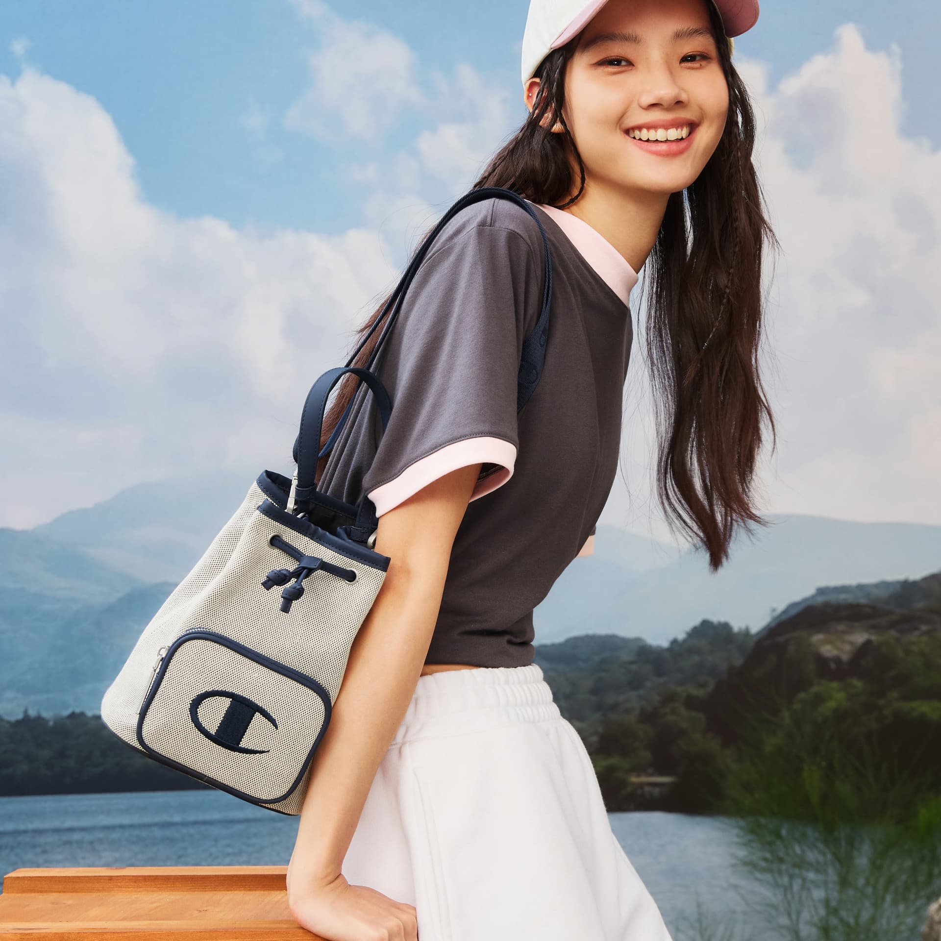 Сумка Champion C Logo Bucket Bag 2.0 - изображение 6