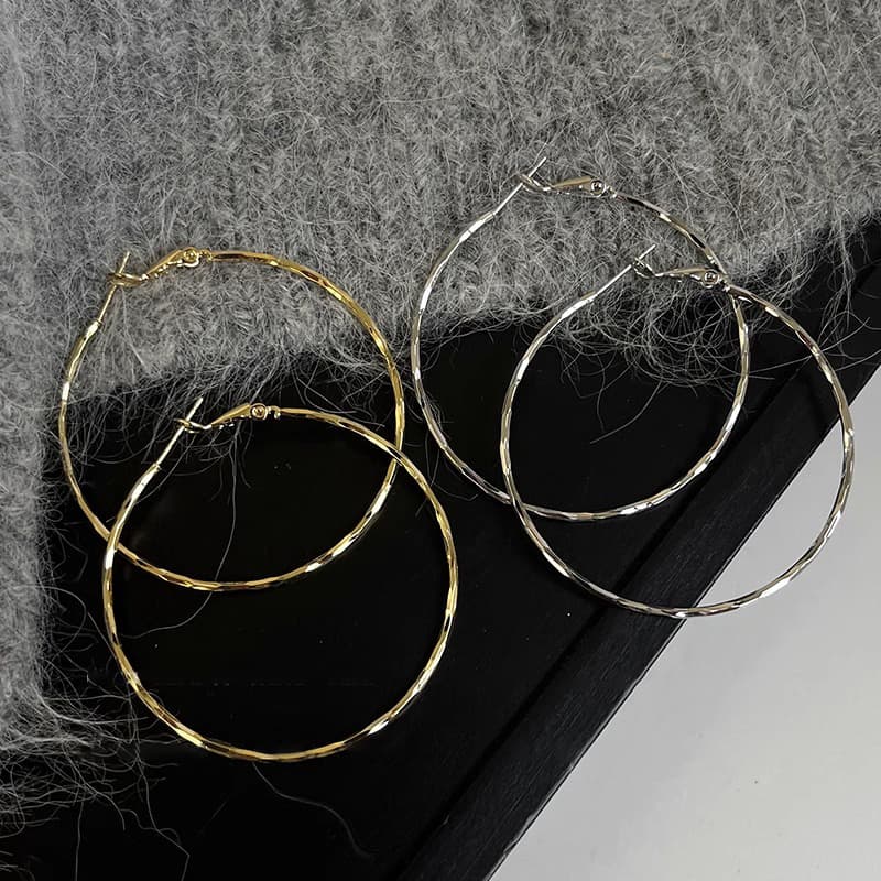 Серьги ONEKISS 999 Серебряная игла Серебряное содержание примерно 0,045G Золото-покрытые медные серьги для женщин - изображение 4