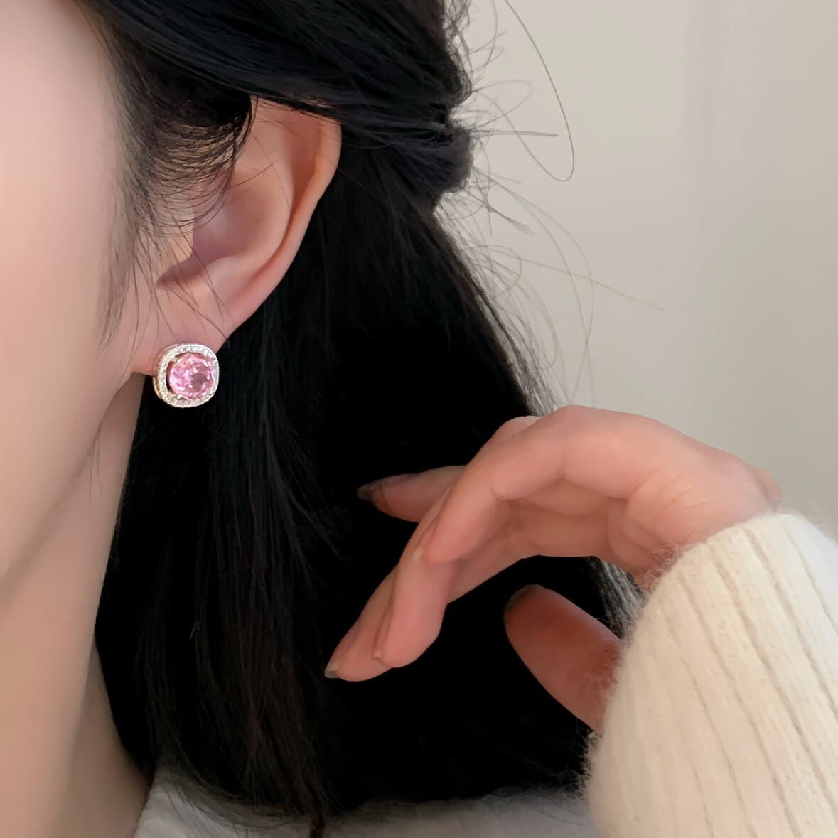 Серьги ONEKISS Серьги-гвоздики из покрытого золотом медного синтетического кубического циркония женские - изображение 4