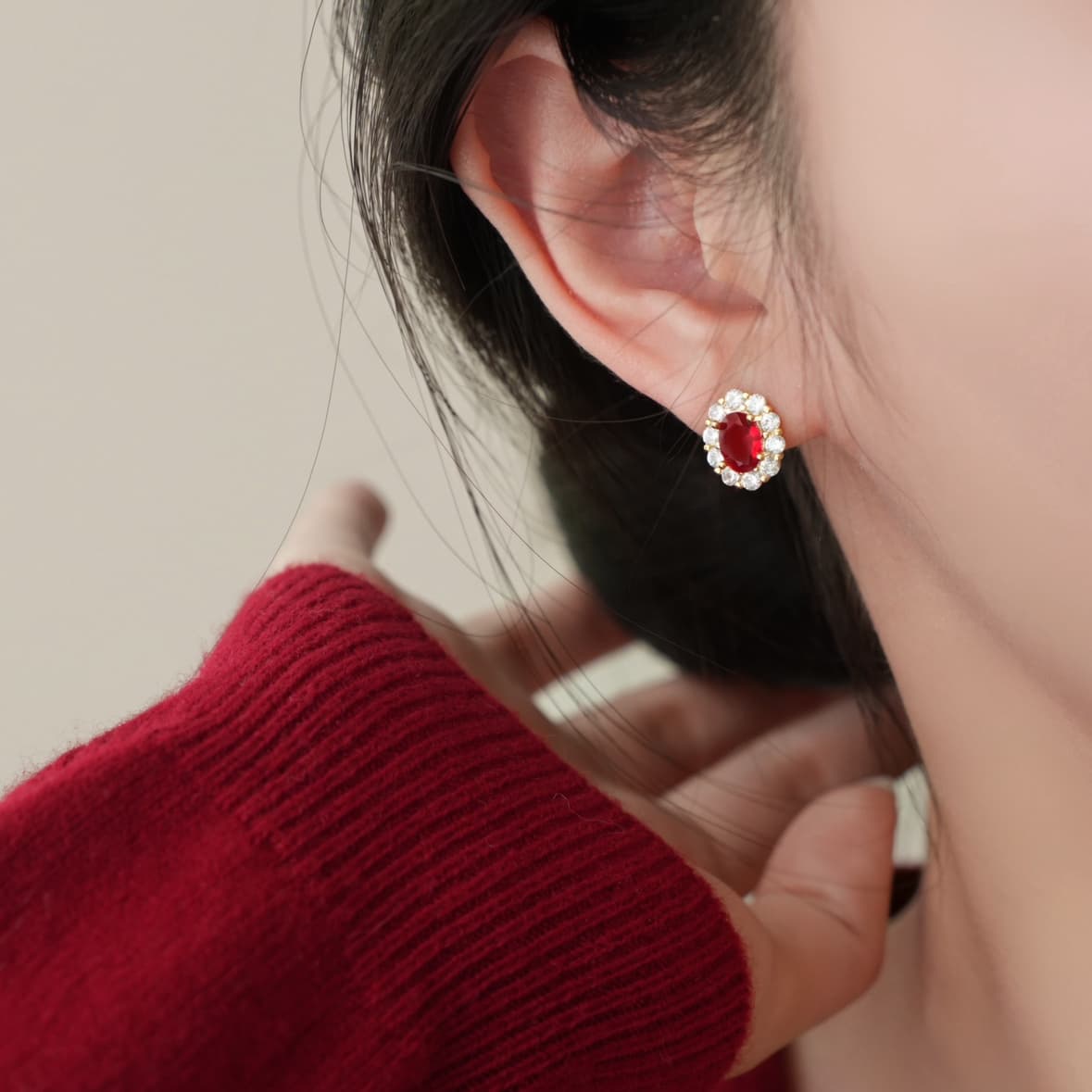 Серьги ONEKISS Серьги-гвоздики из покрытого золотом медного синтетического кубического циркония женские - изображение 3