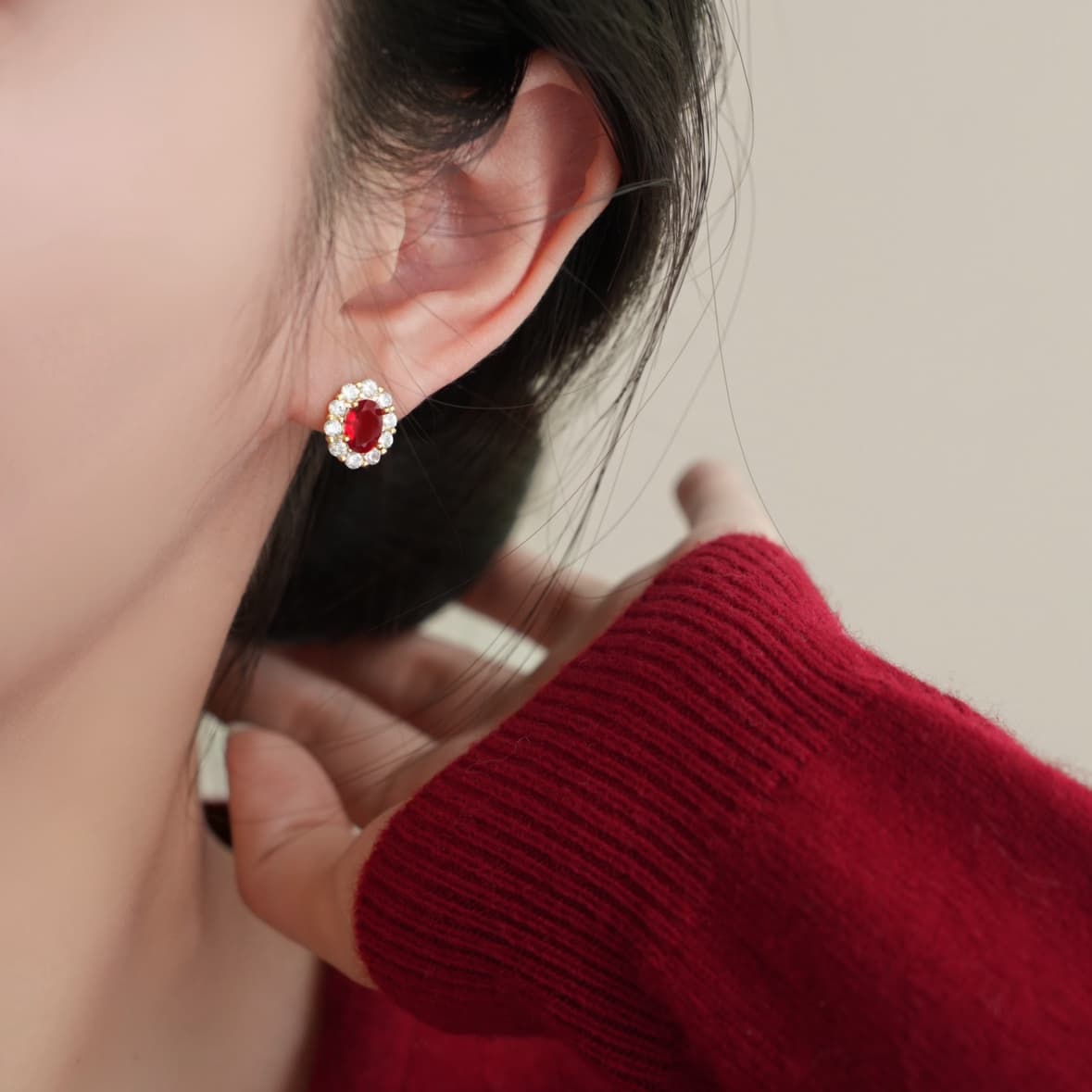 Серьги ONEKISS Серьги-гвоздики из покрытого золотом медного синтетического кубического циркония женские - изображение 2