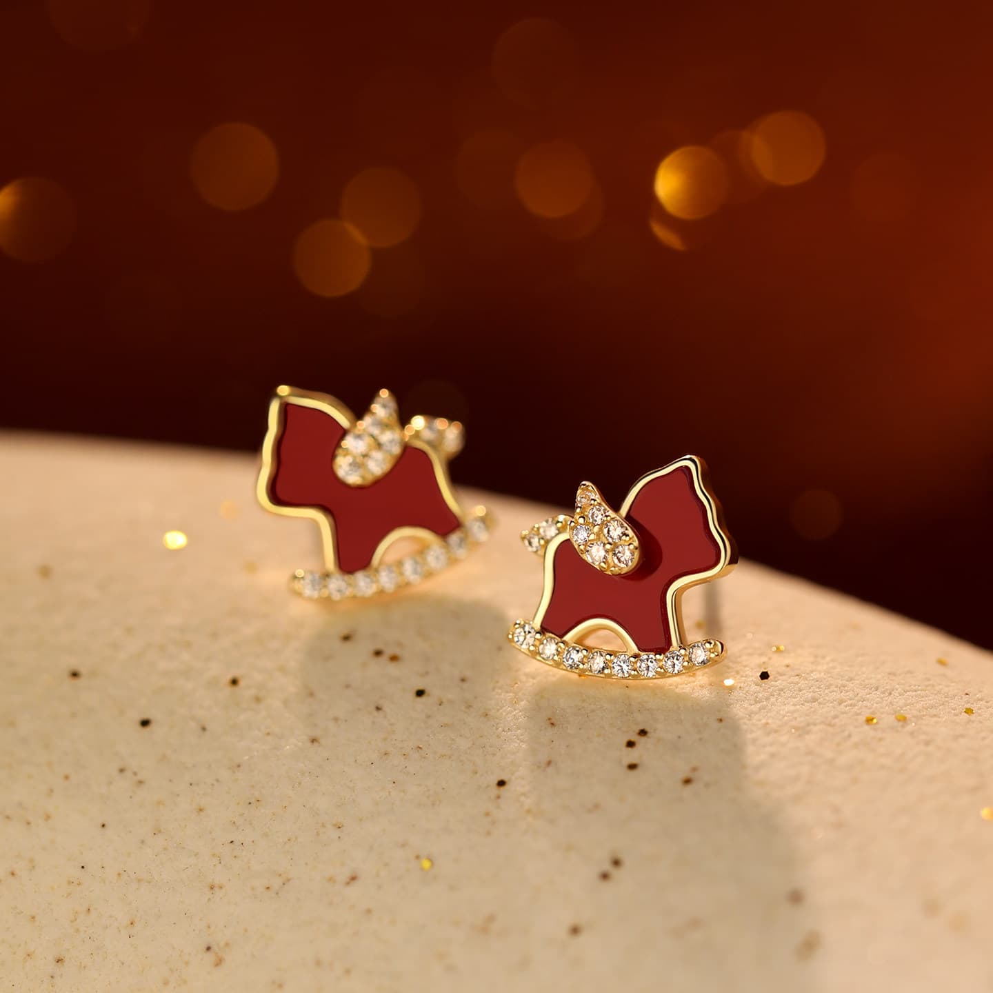 Серьги ONEKISS Серьги-гвоздики из покрытого золотом медного синтетического кубического циркония женские - изображение 4