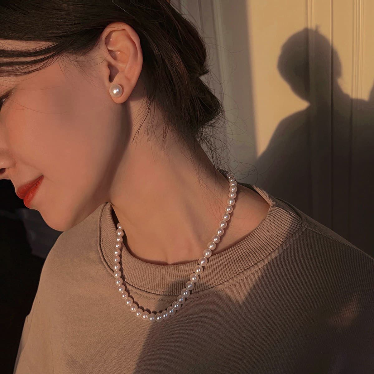 Серьги ONEKISS 999 Серебряная игла Искусственная жемчужина Серьги-гвоздики Женские - изображение 4