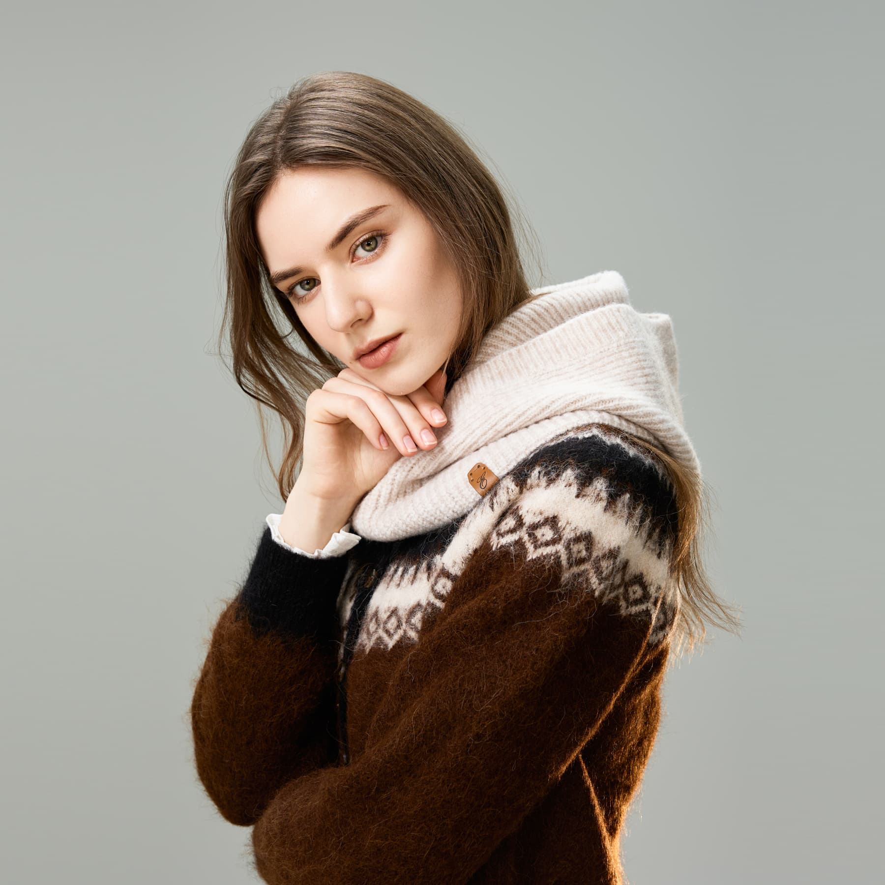 ELLE 5% полиэстер 37% акрил 6% овечья шерсть 4% эластан капюшоны и плюшевые шапки для женщин - изображение 5