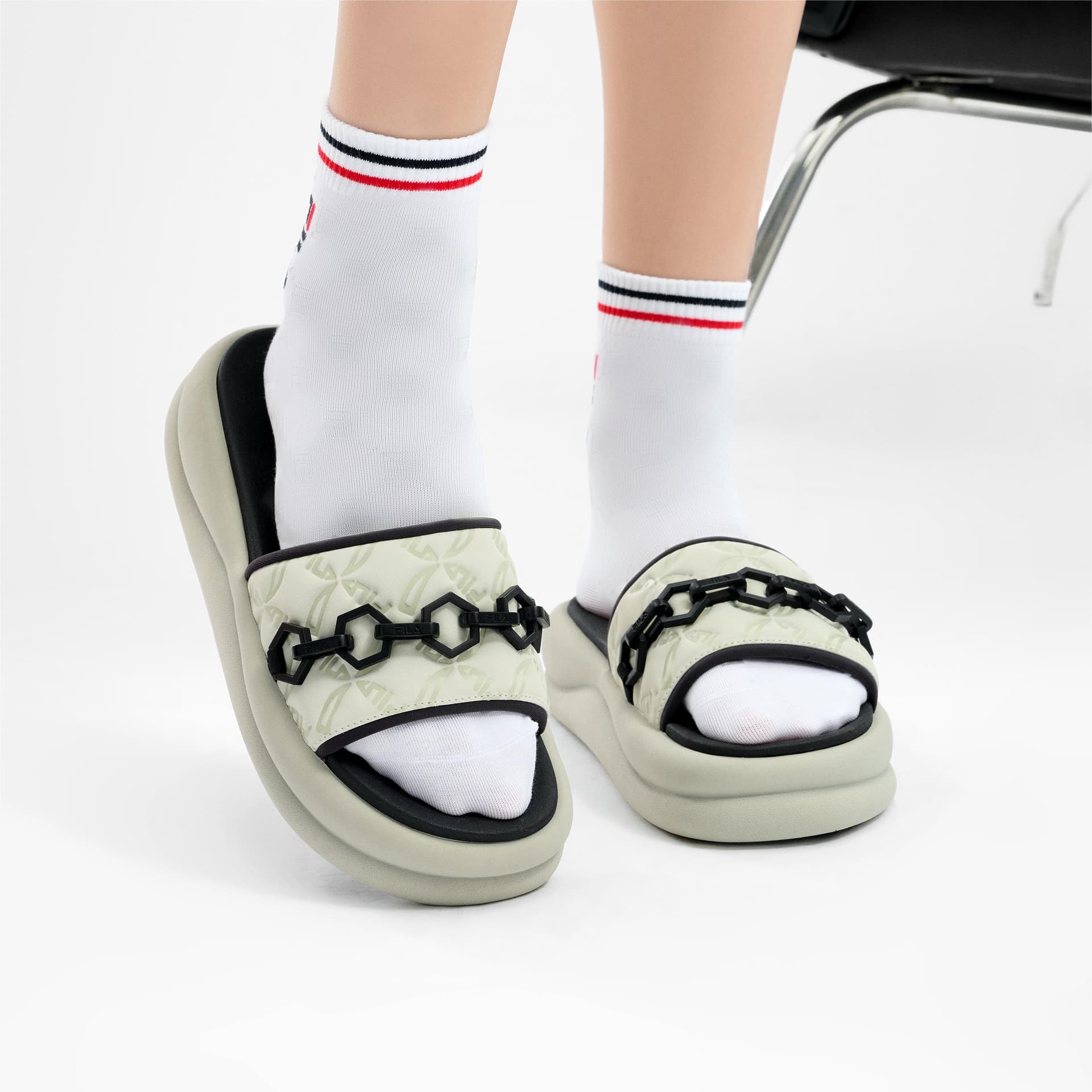 Сандалии FILA Губка Быстросохнущая Шлепанцы Женские Серебристый Белый Черный - изображение 8