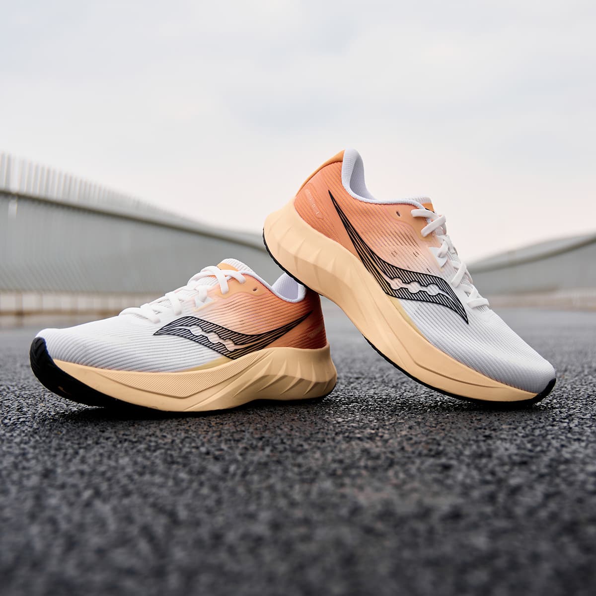 Кроссовки для бега Saucony Tide 2 White Orange Black - изображение 7