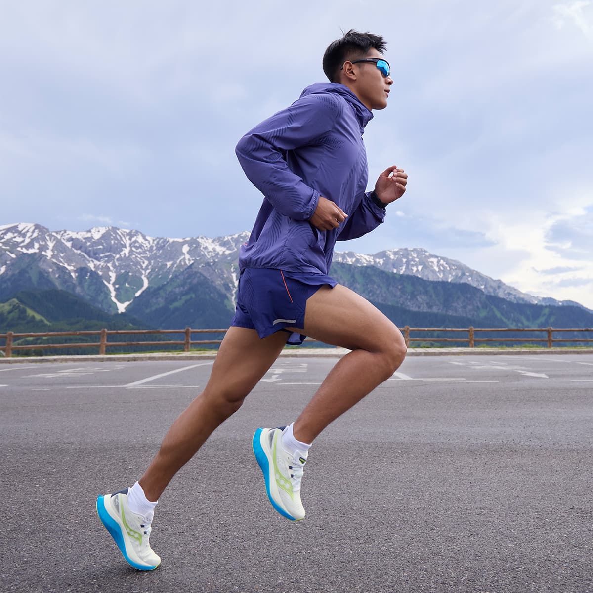 Кроссовки для бега Saucony Endorphin Speed 4 White Green - изображение 12
