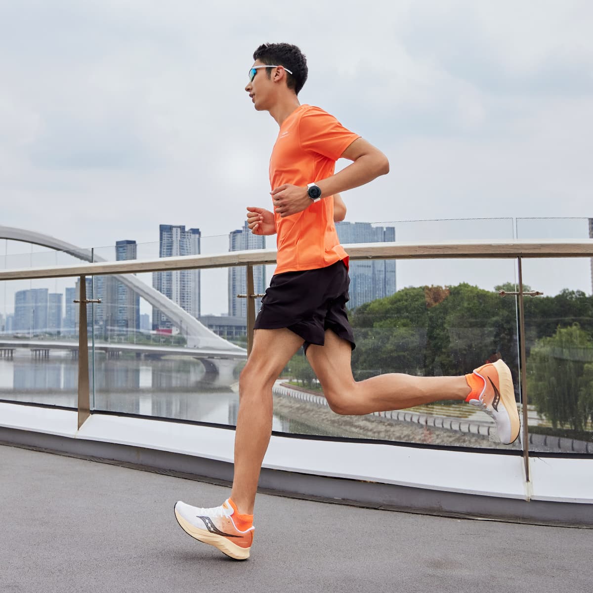 Кроссовки для бега Saucony Tide 2 White Orange Black - изображение 10