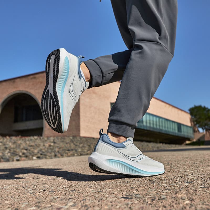 Кроссовки для бега Saucony Surge 3 - изображение 7