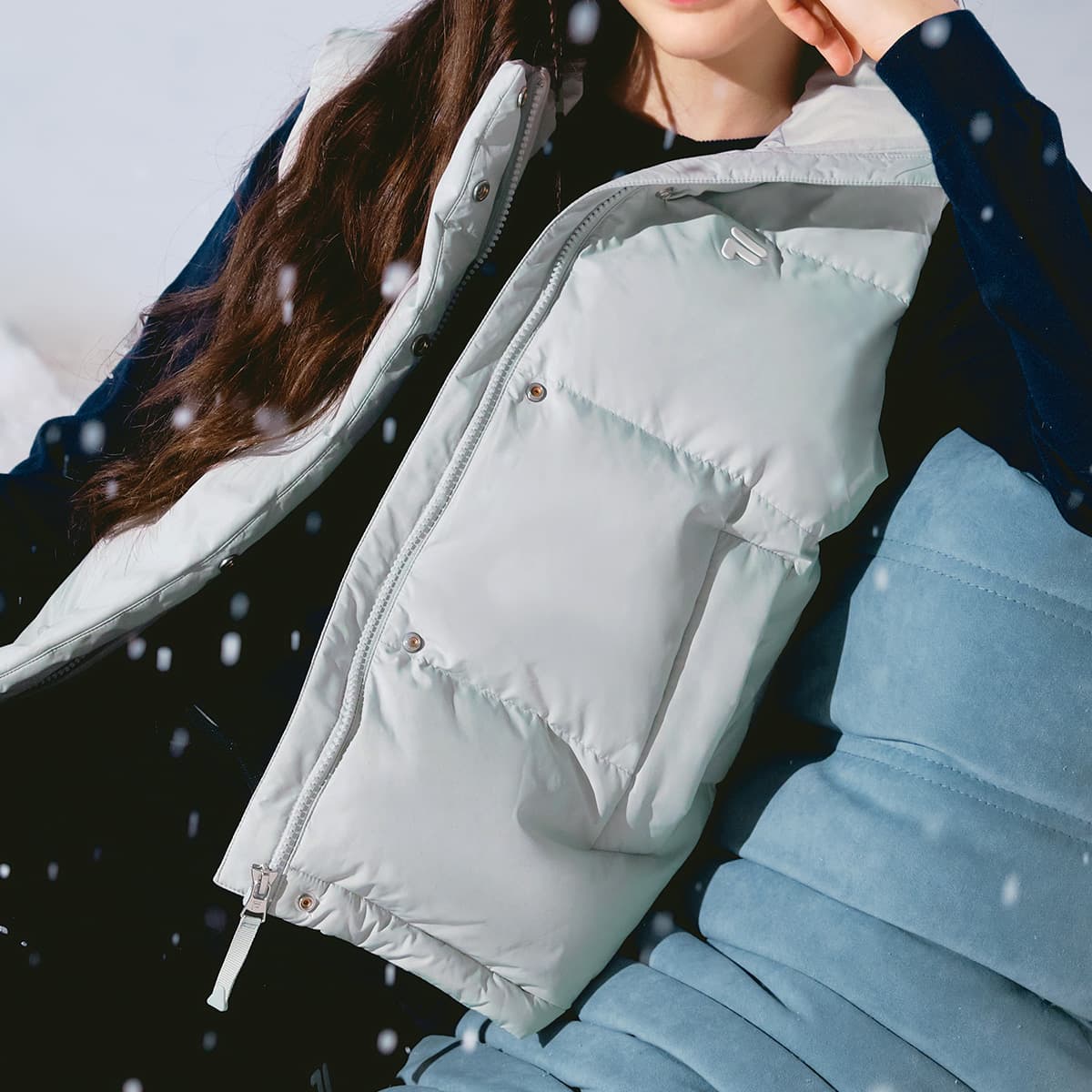 FILA FUSION FOB Пуховый жилет Женский Щебнево-серый - изображение 7