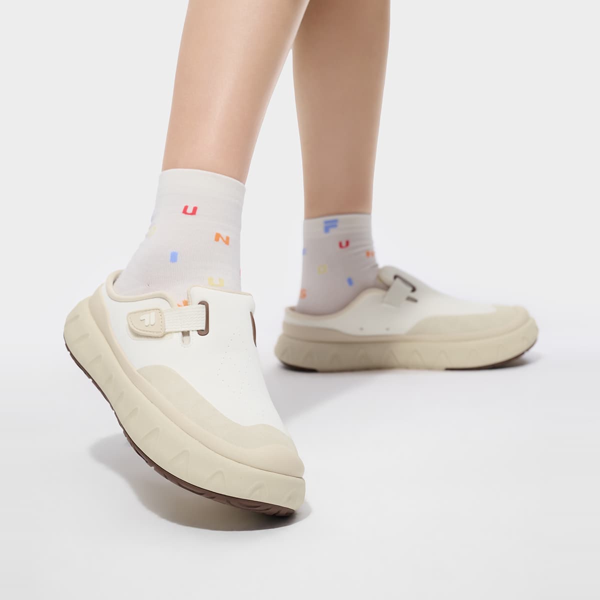 Сандалии FILA FUSION PISA FLAT SANDAL Резиновая подошва Закрытые тапочки Женские Снег Ангольский цвет Коричневый - изображение 8