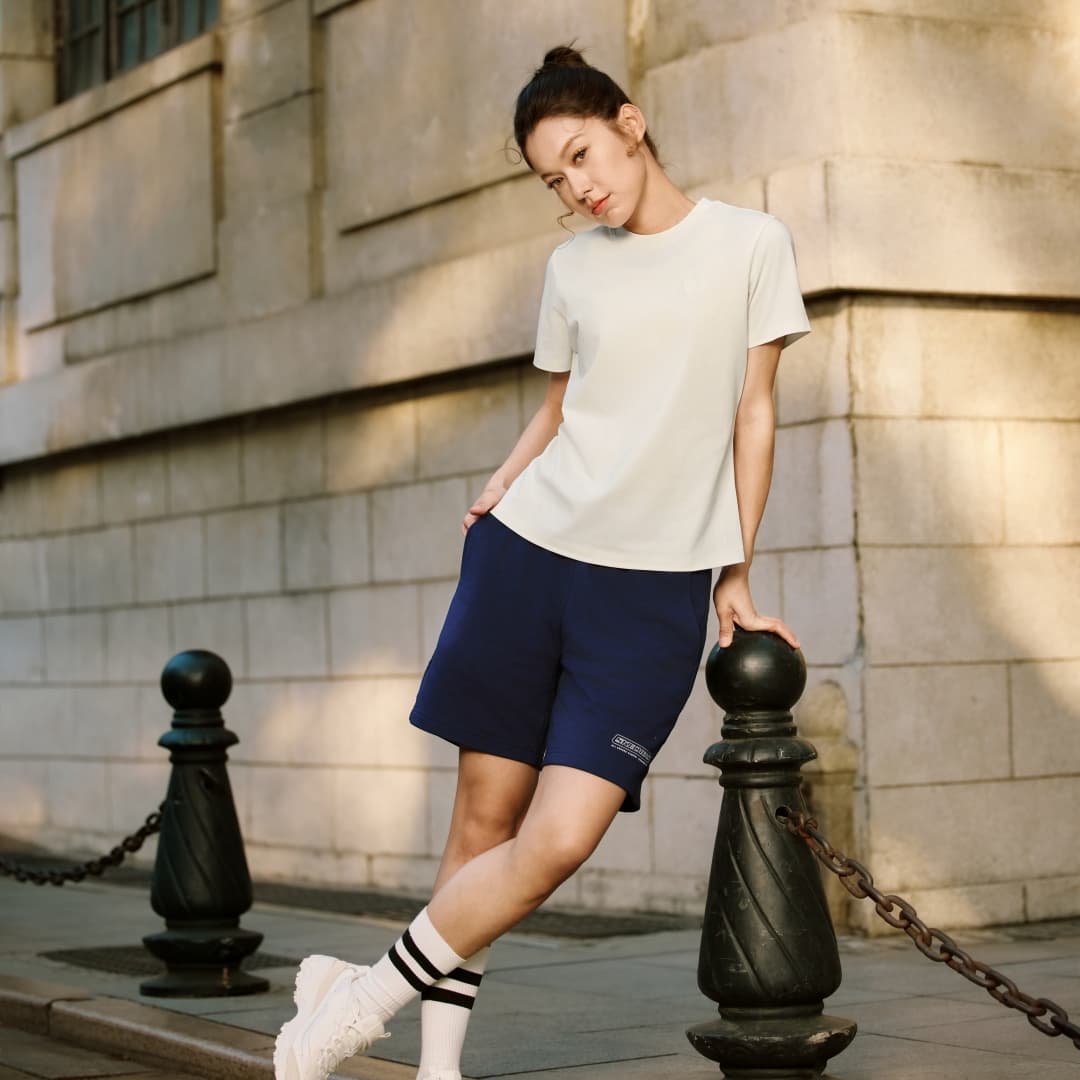 Футболка Skechers Стандартная рукавная футболка для женщин - изображение 4