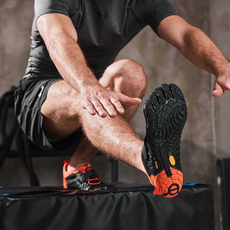 Кроссовки для спортзала Vibram Barefoot Black Orange - изображение 6