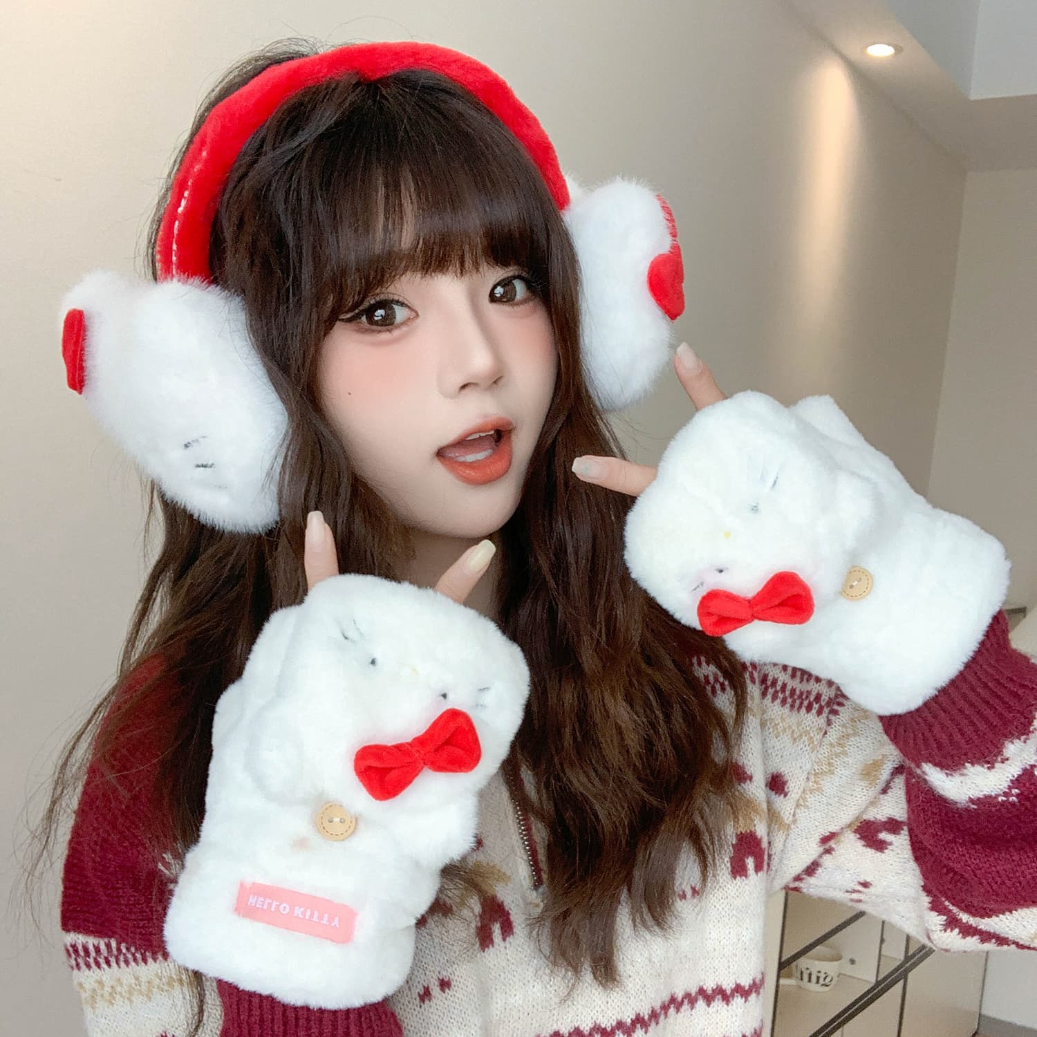 Sanrio x Hello Kitty Верхний клапан Плюшевый Белый (обычный) Милый и симпатичный Универсальный Холодостойкий Ветрозащитный На открытом воздухе Путешествие Осень зима Коммутирование Наушники Упаковка Полиэстер Плюшевая пряжа Перчатки Женский - изображение 2