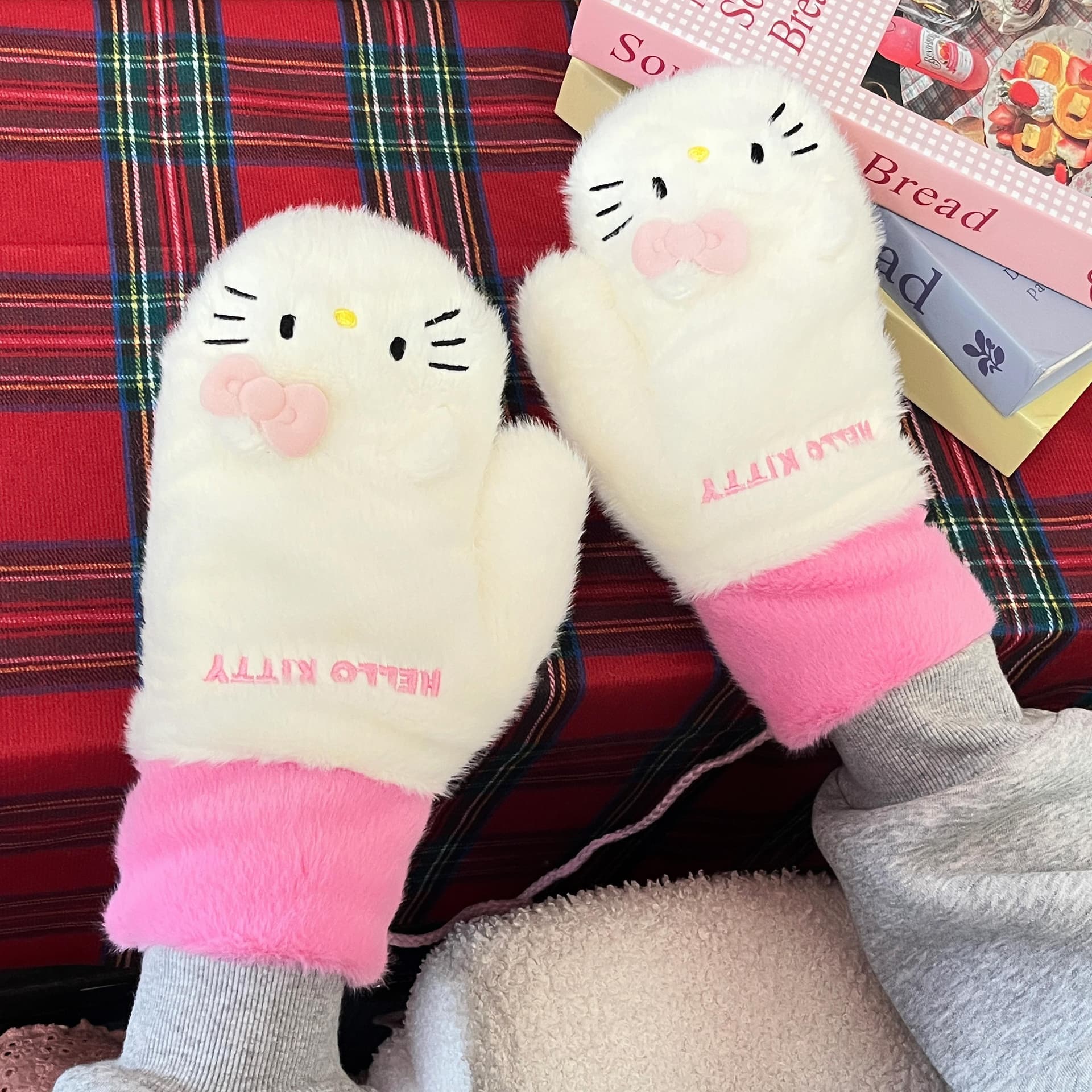 Sanrio Hello Kitty Плюшевые варежки с бантом Белый Универсальный Минималистичный Холодостойкий На открытом воздухе Путешествие Осень зима Повседневный Коммутирование 95% полиэстер, 5% эластан - изображение 2
