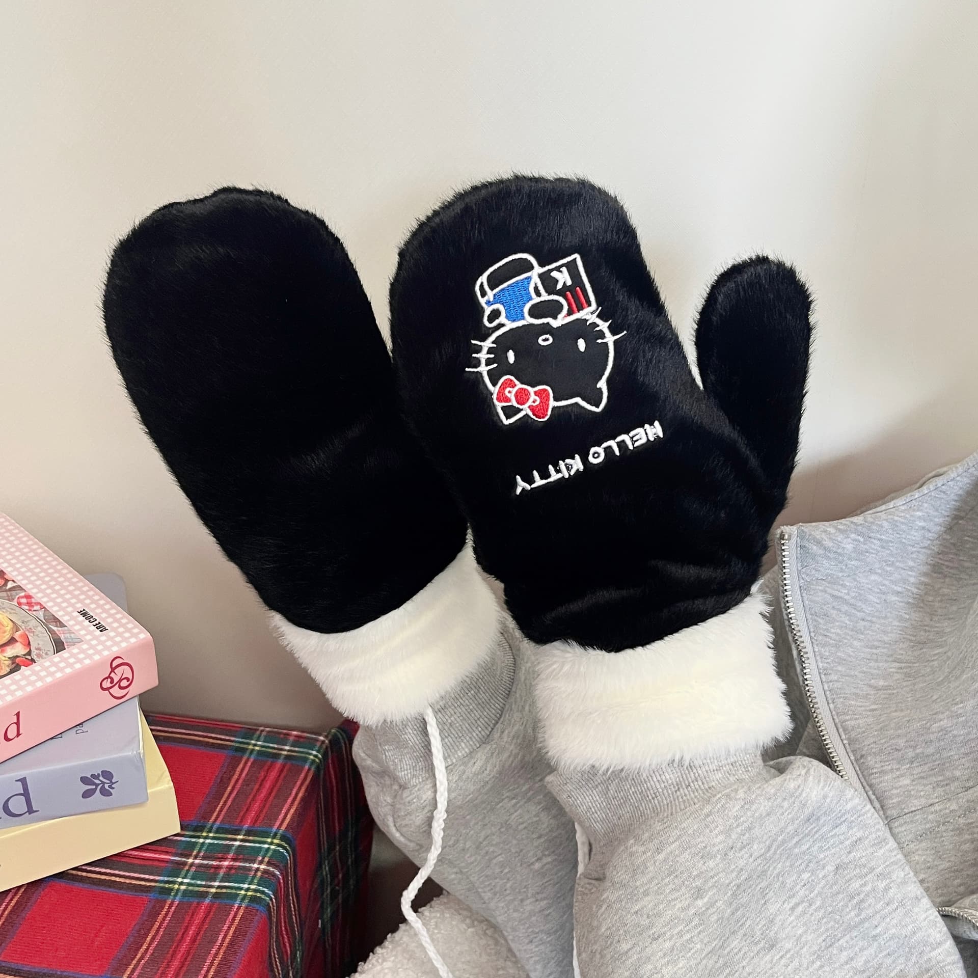Sanrio Hello Kitty универсальный черный минималистичный отелительный привлекательный вязаные перчатки для женщин - изображение 2