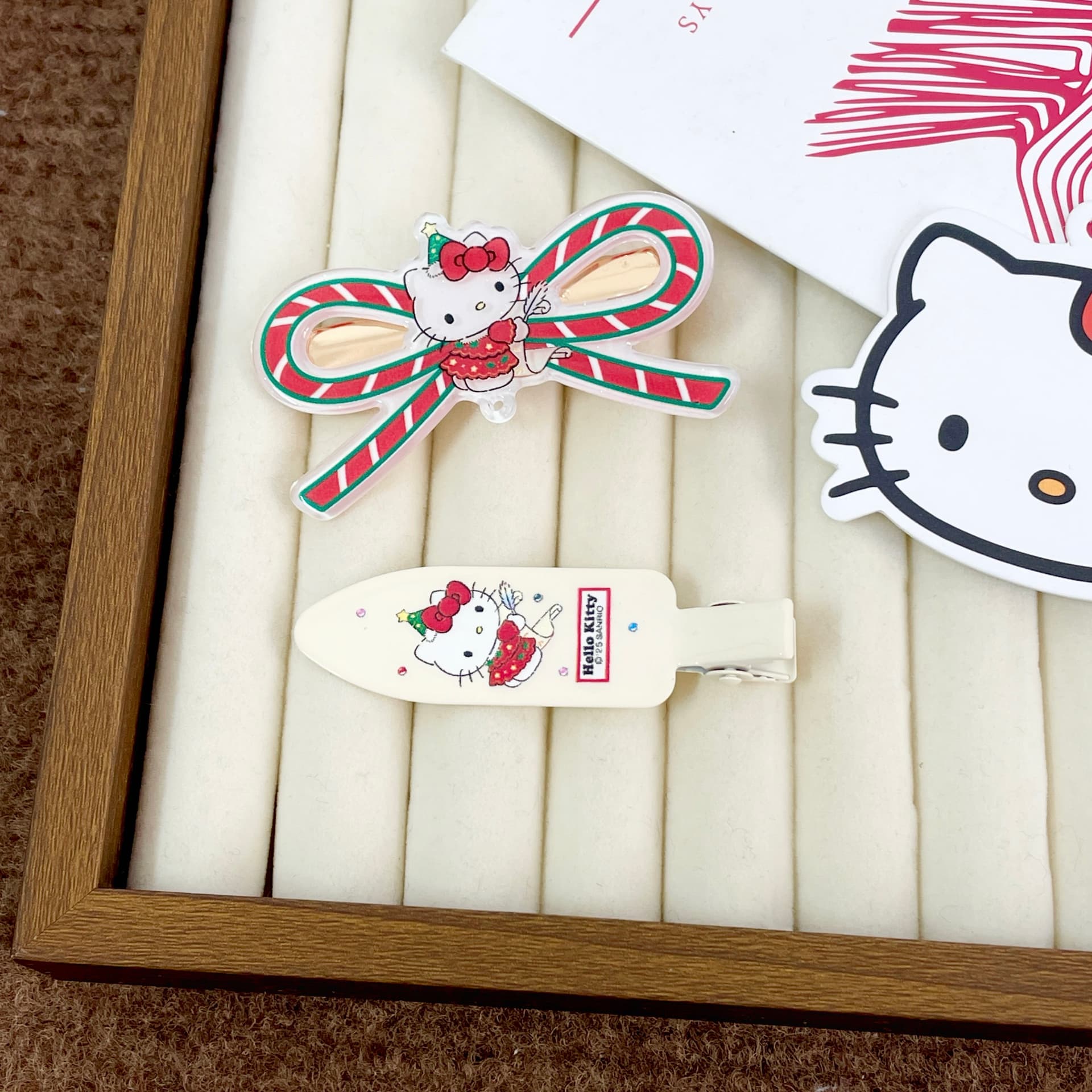 Заколка Sanrio Хелло Китти Красный и белый серии Мультяшный рисунок Милый и симпатичный Бант Заколки для волос Освежающий Привлекательный Чёлка и затылок Двухкомплектный Акрил Женский - изображение 4